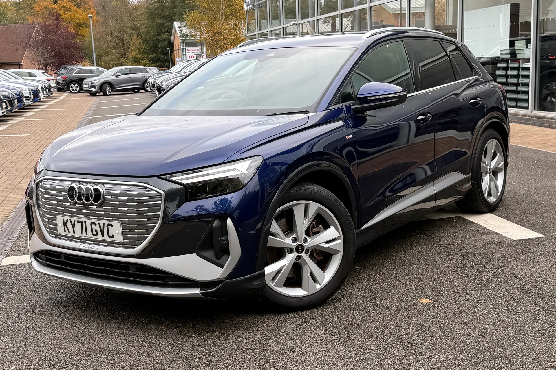 Audi Q4 thumbnail image number 15