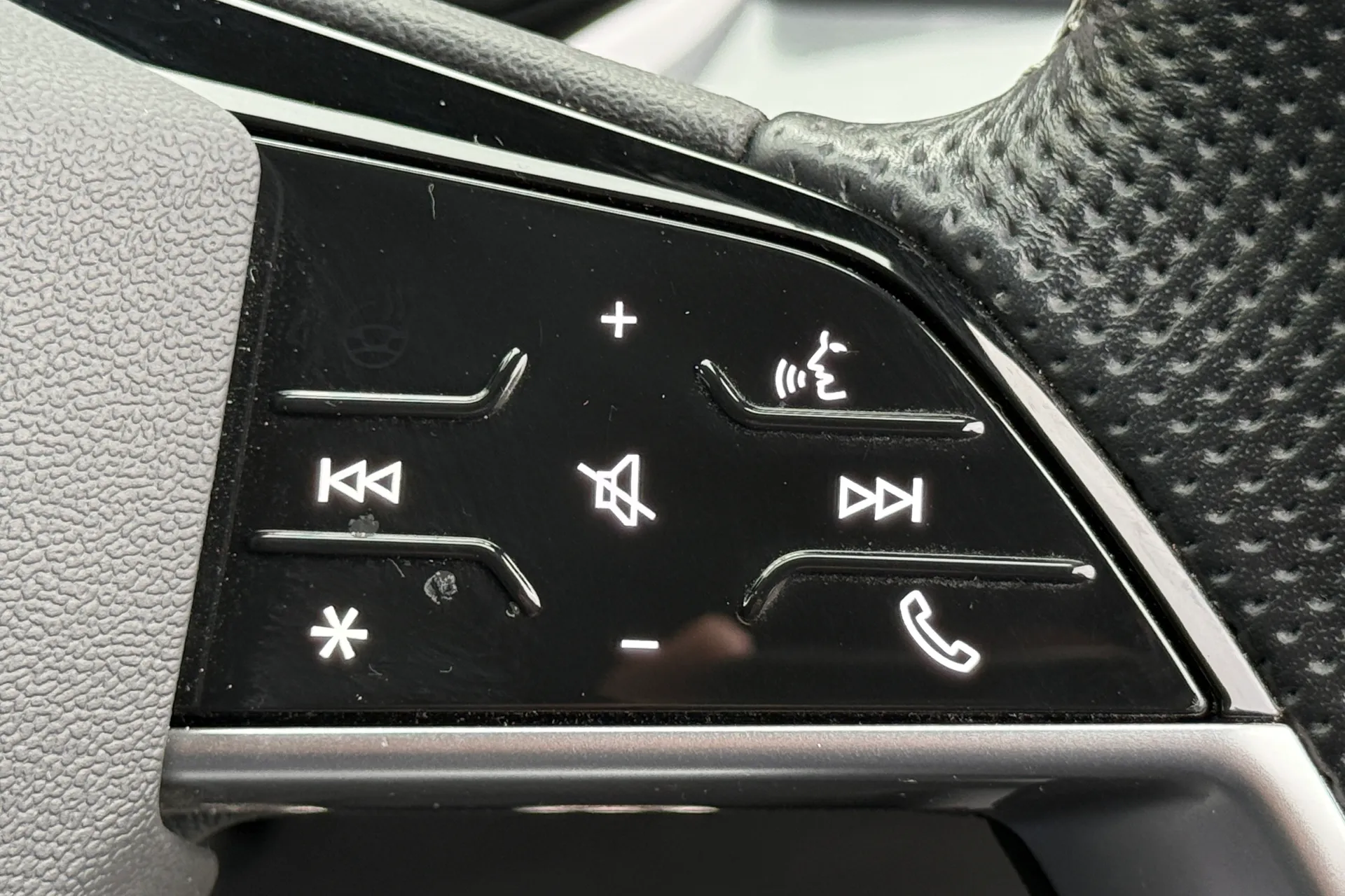 Audi Q4 thumbnail image number 57