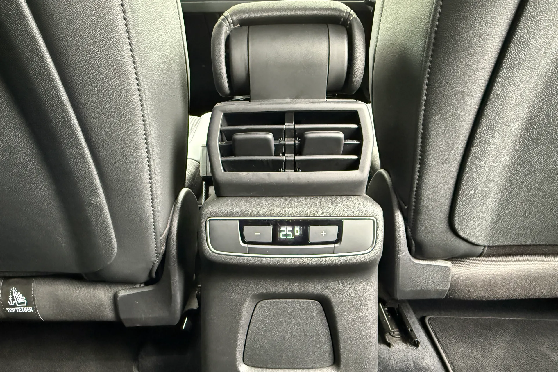 Audi Q4 thumbnail image number 34