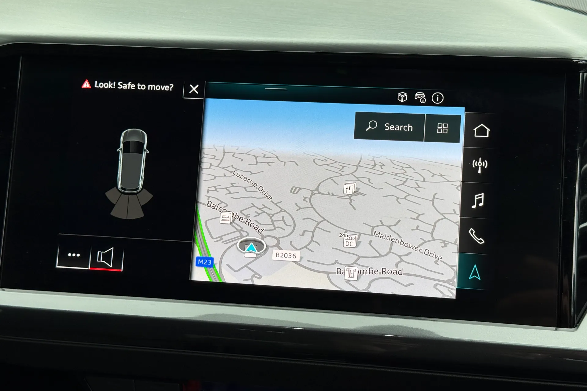 Audi Q4 thumbnail image number 5