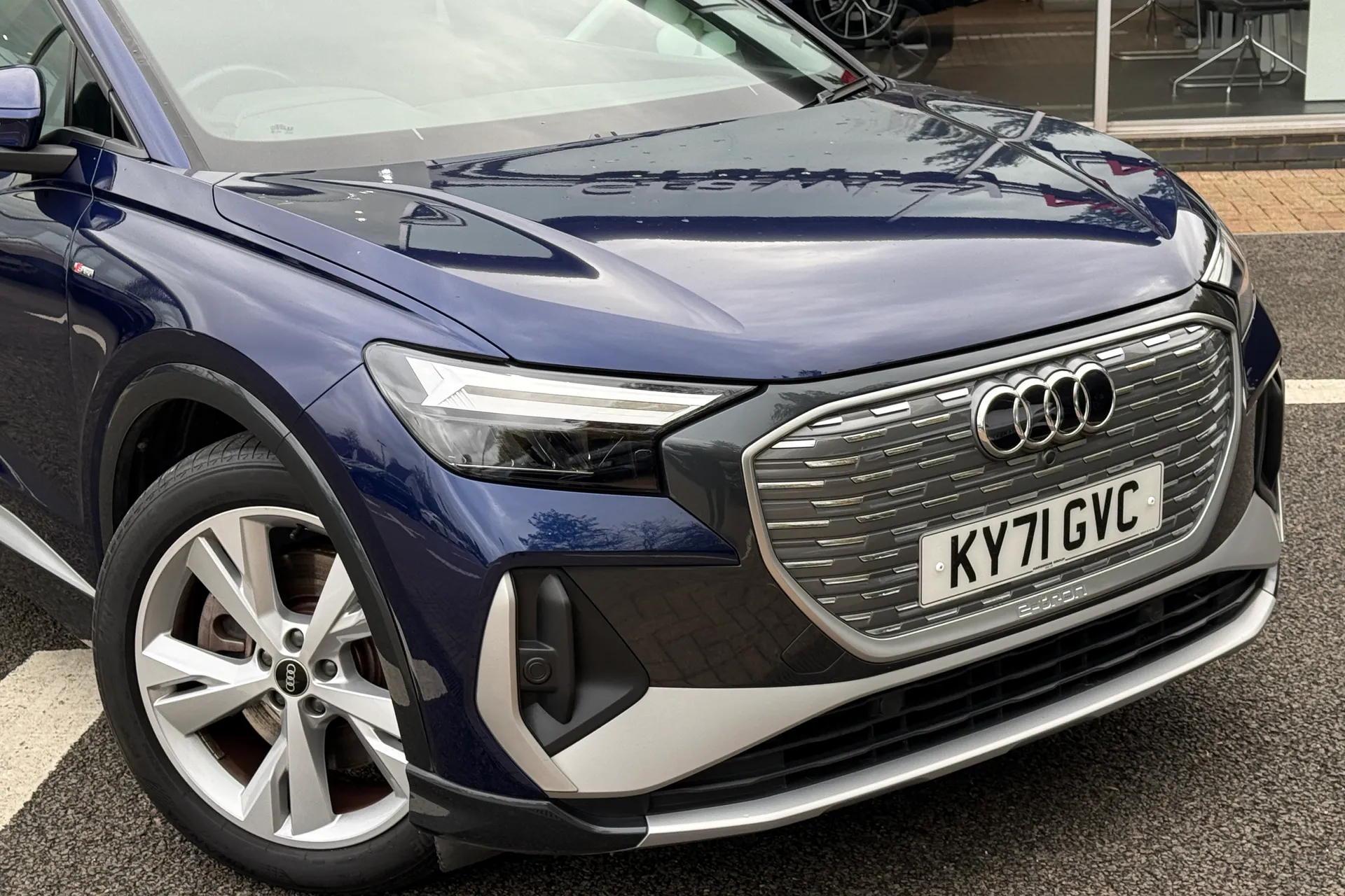 Audi Q4 thumbnail image number 22