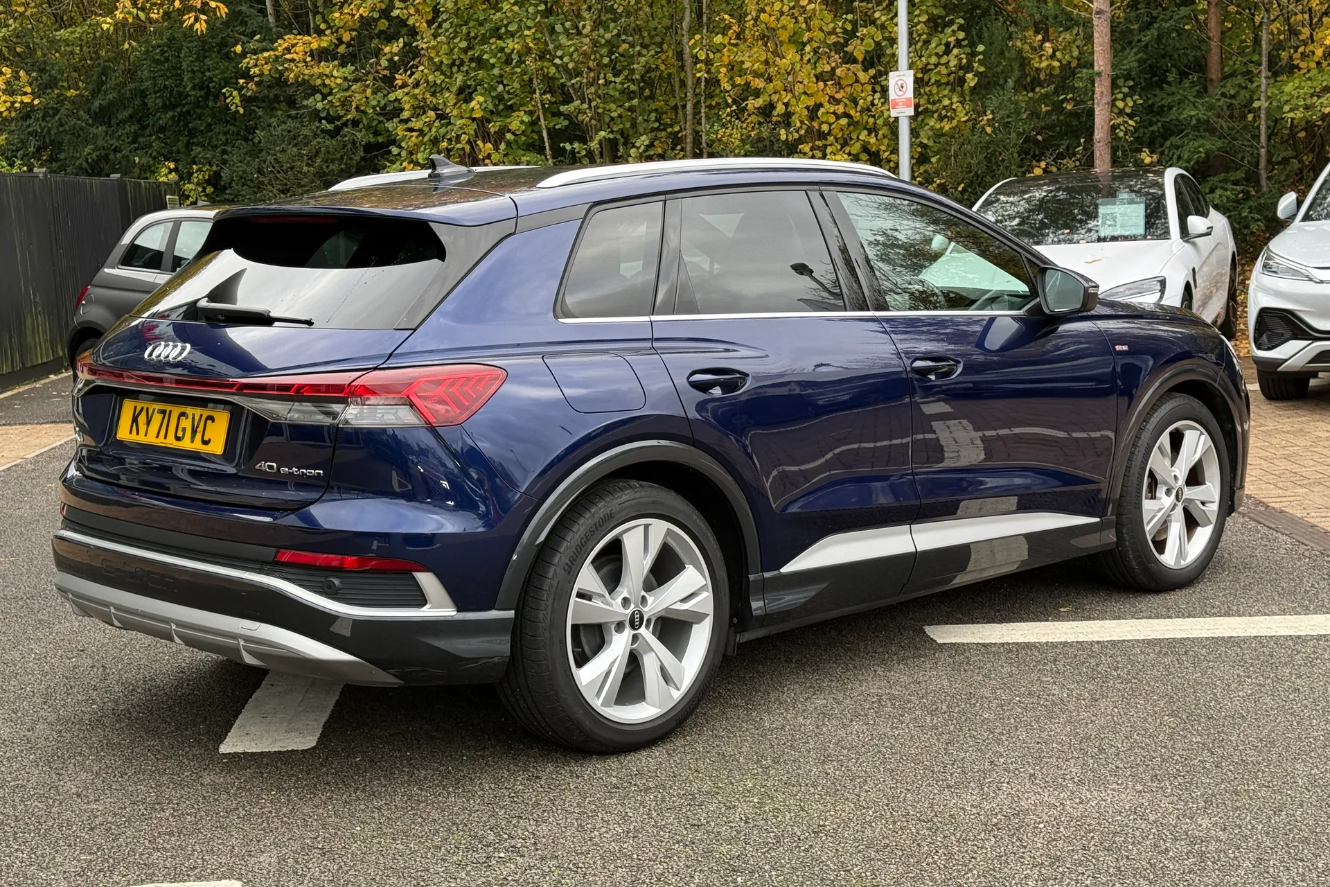 Audi Q4 thumbnail image number 7