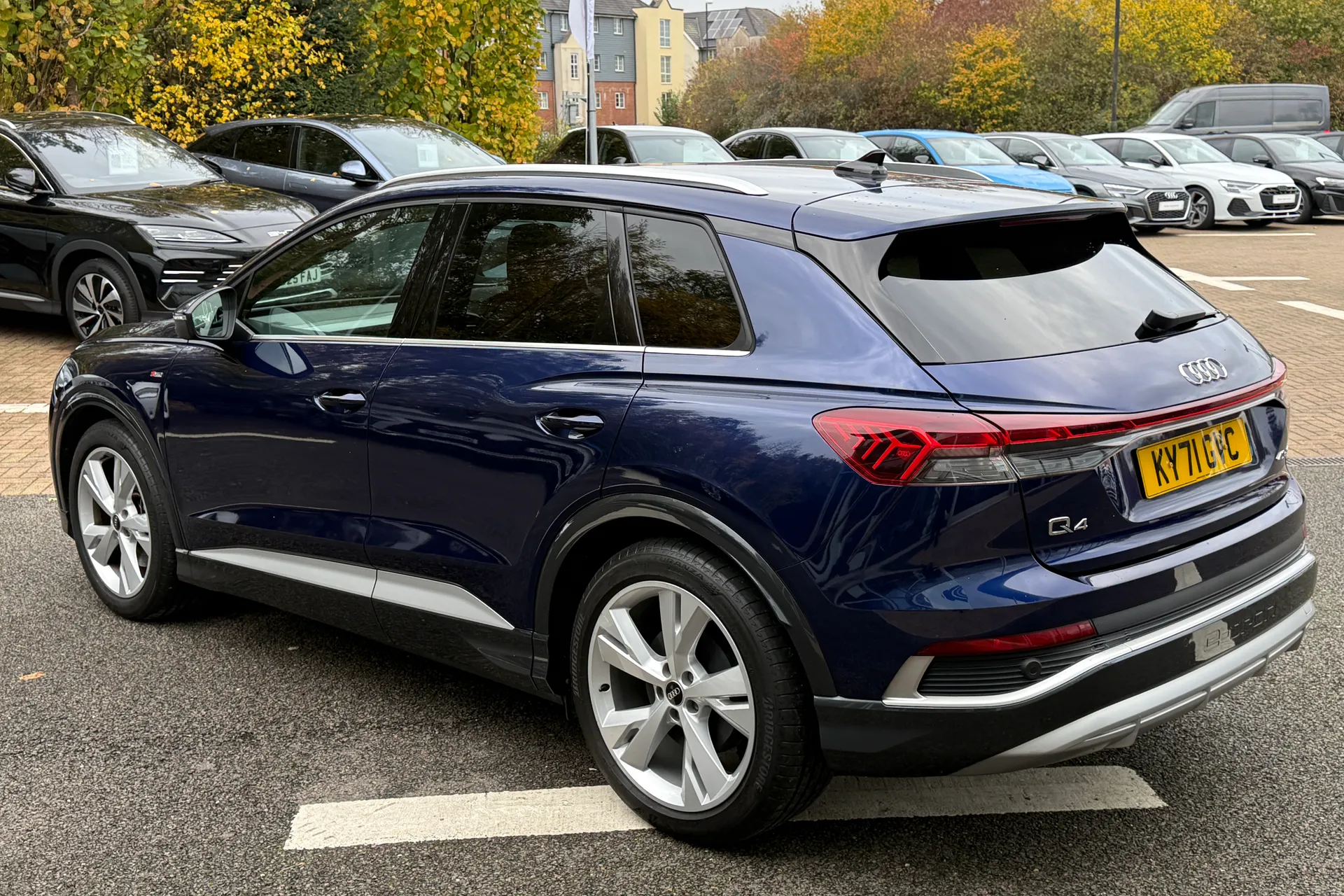 Audi Q4 thumbnail image number 9