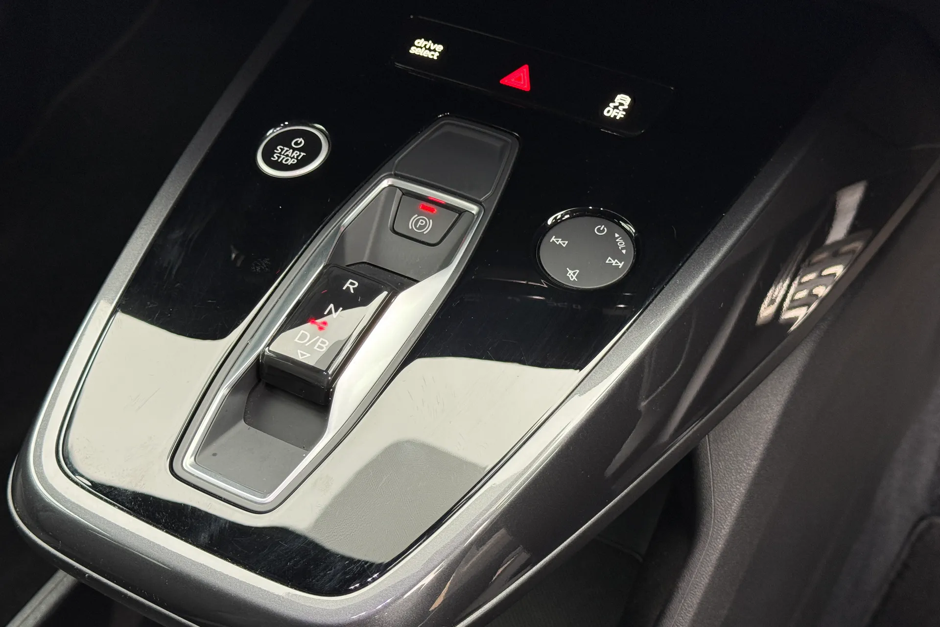 Audi Q4 thumbnail image number 51