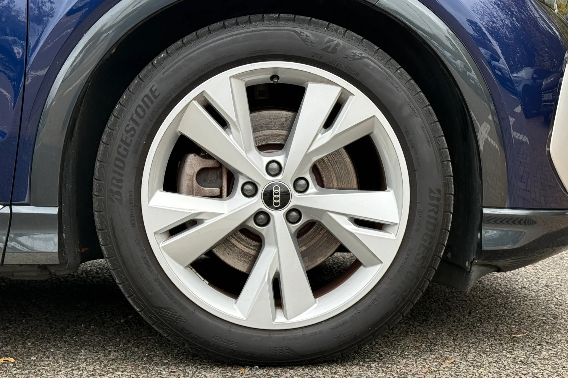 Audi Q4 thumbnail image number 23