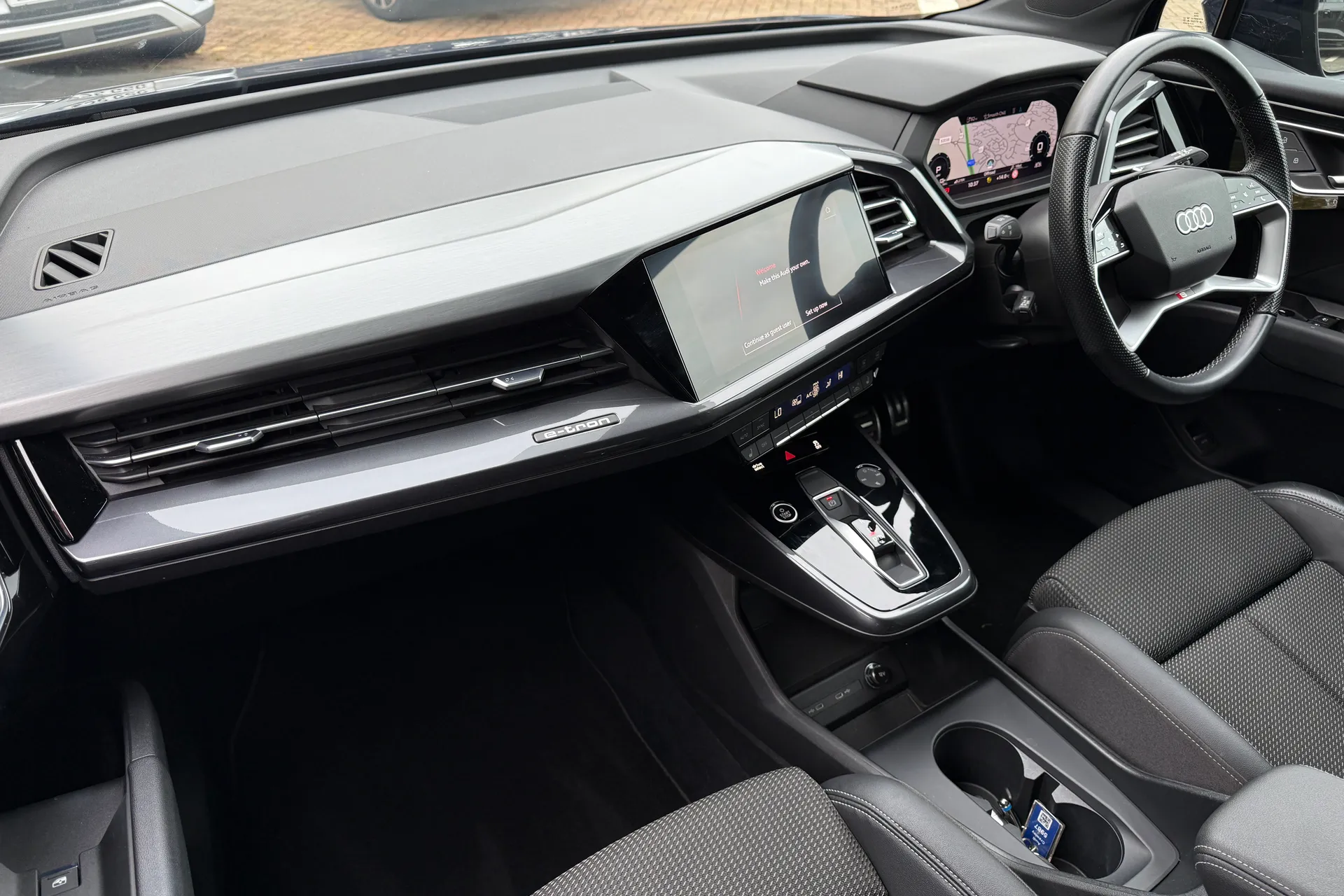 Audi Q4 thumbnail image number 17