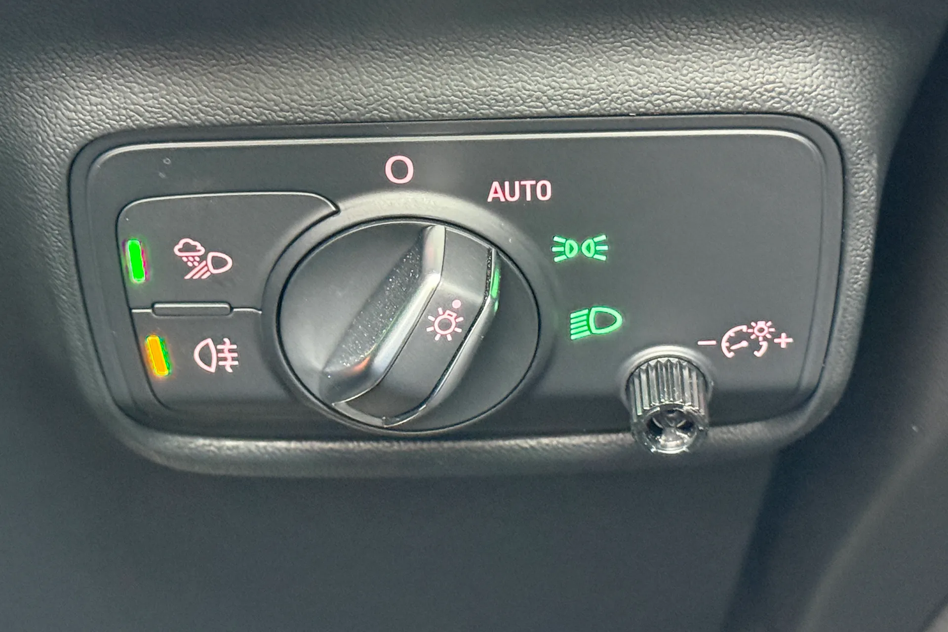 Audi TT thumbnail image number 52