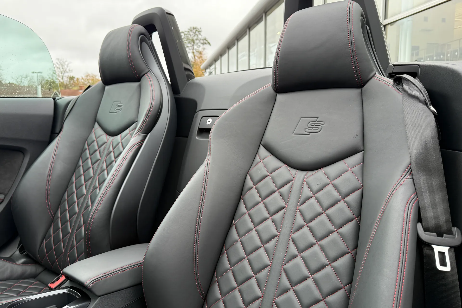 Audi TT thumbnail image number 23