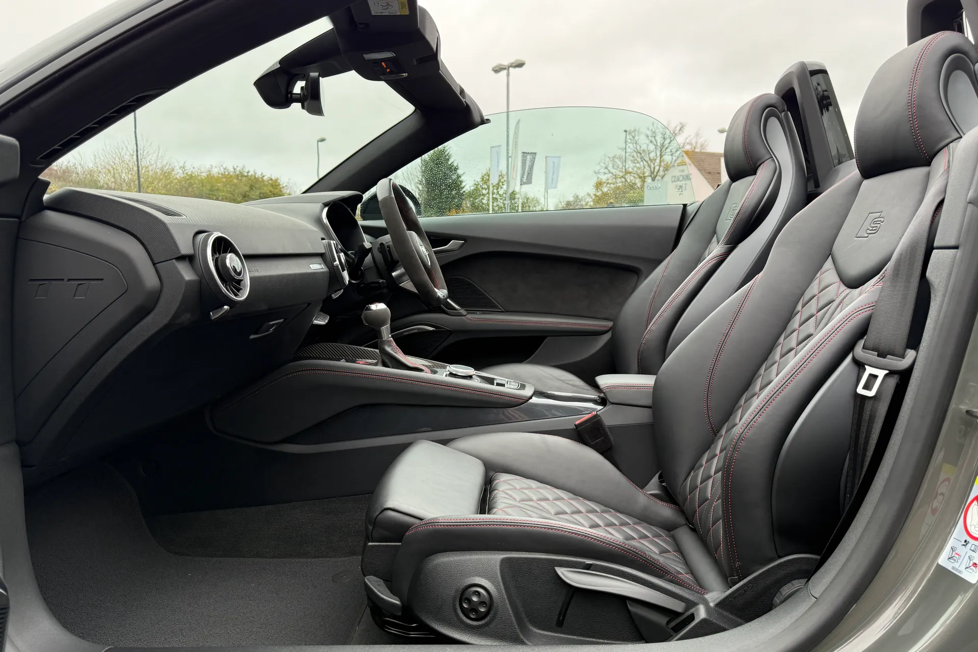 Audi TT thumbnail image number 24