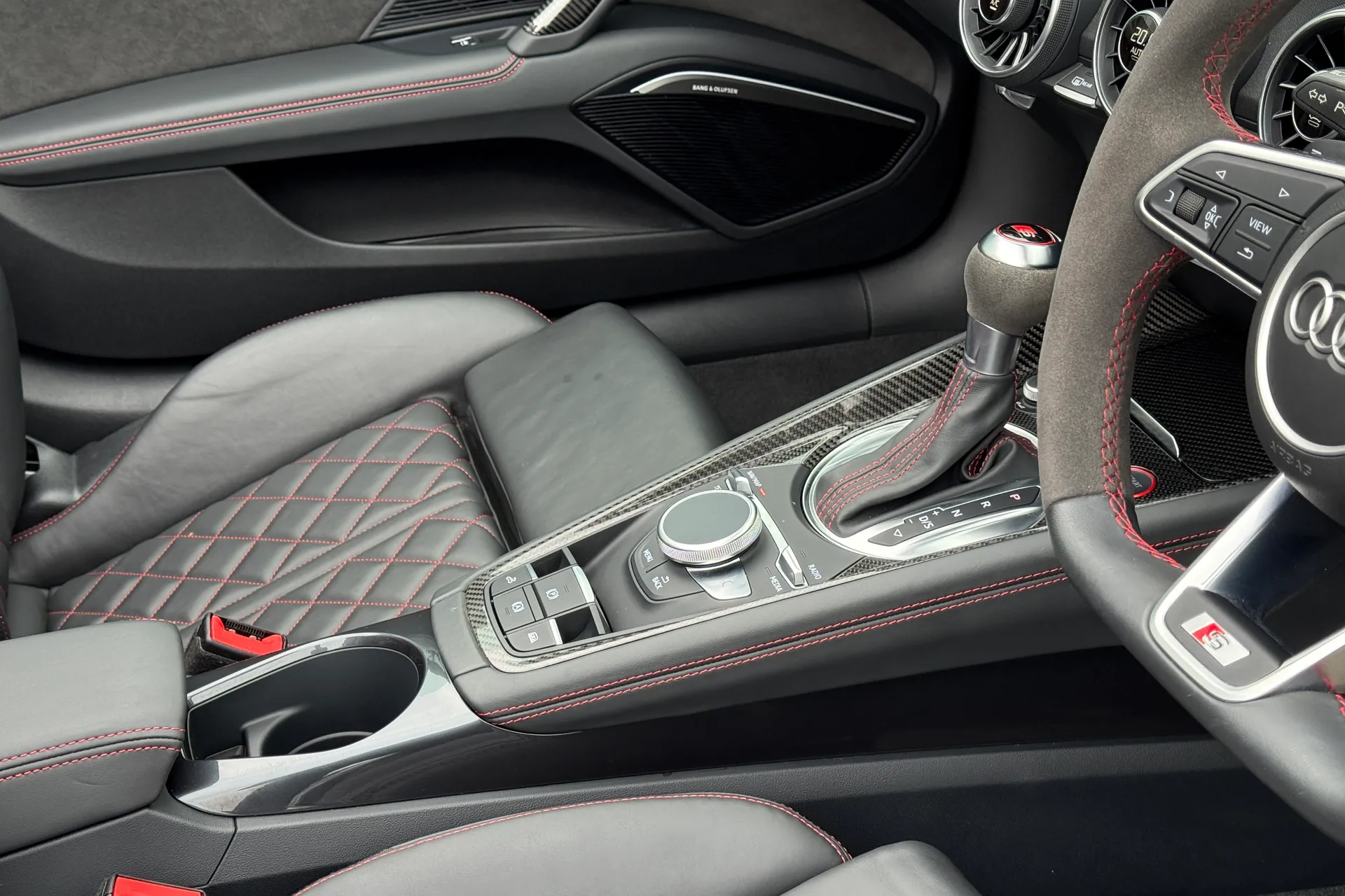 Audi TT thumbnail image number 45