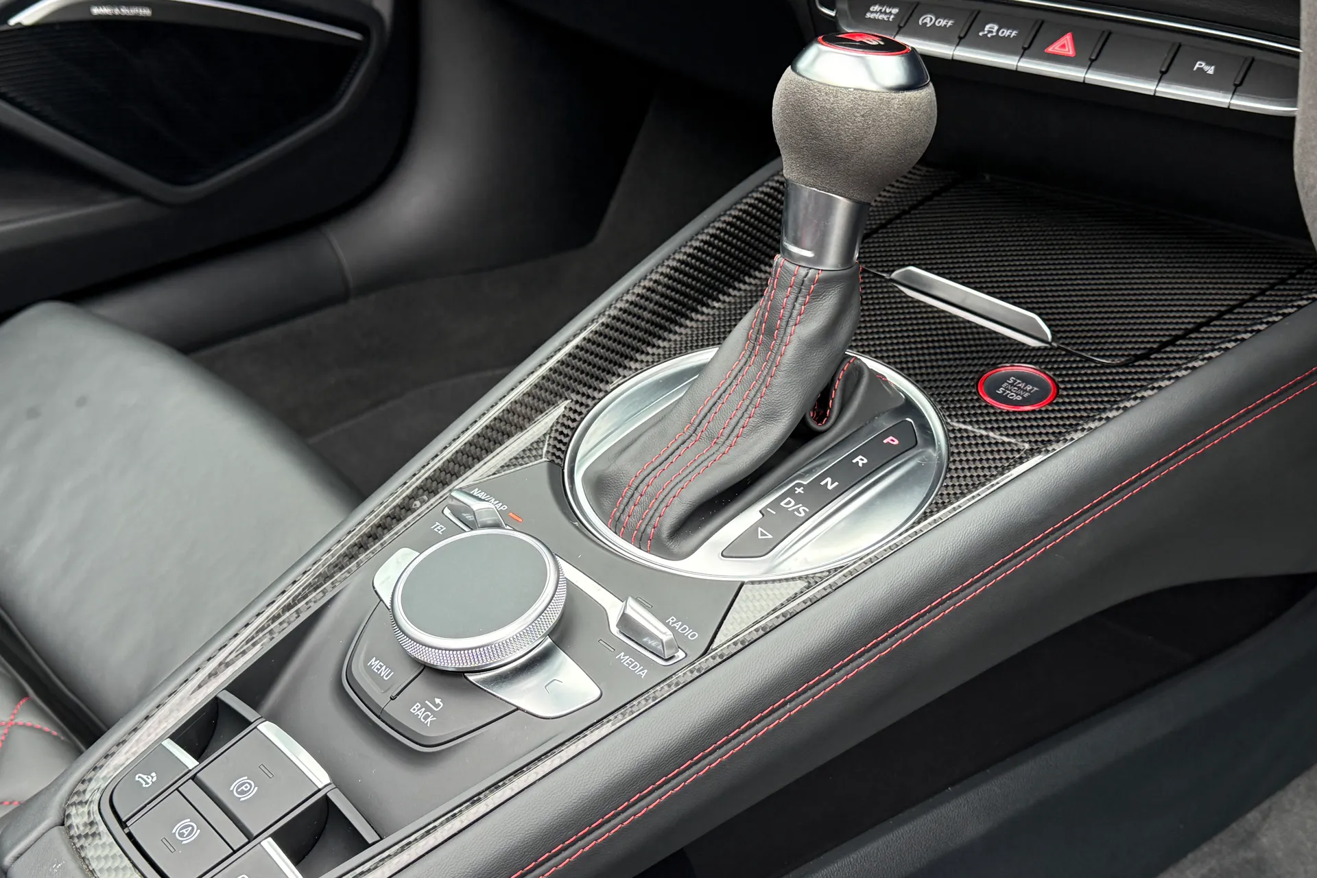 Audi TT thumbnail image number 47