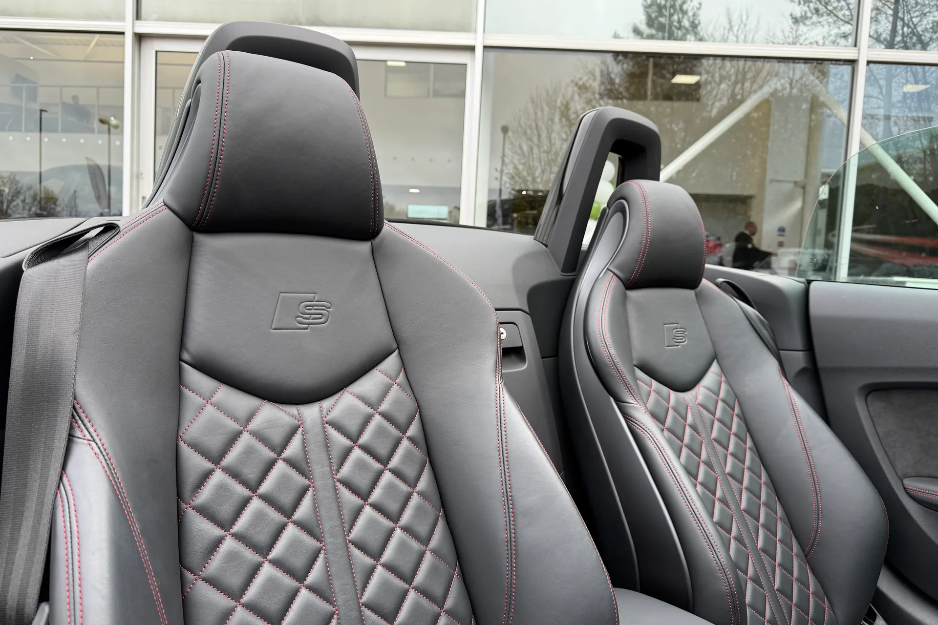 Audi TT thumbnail image number 12