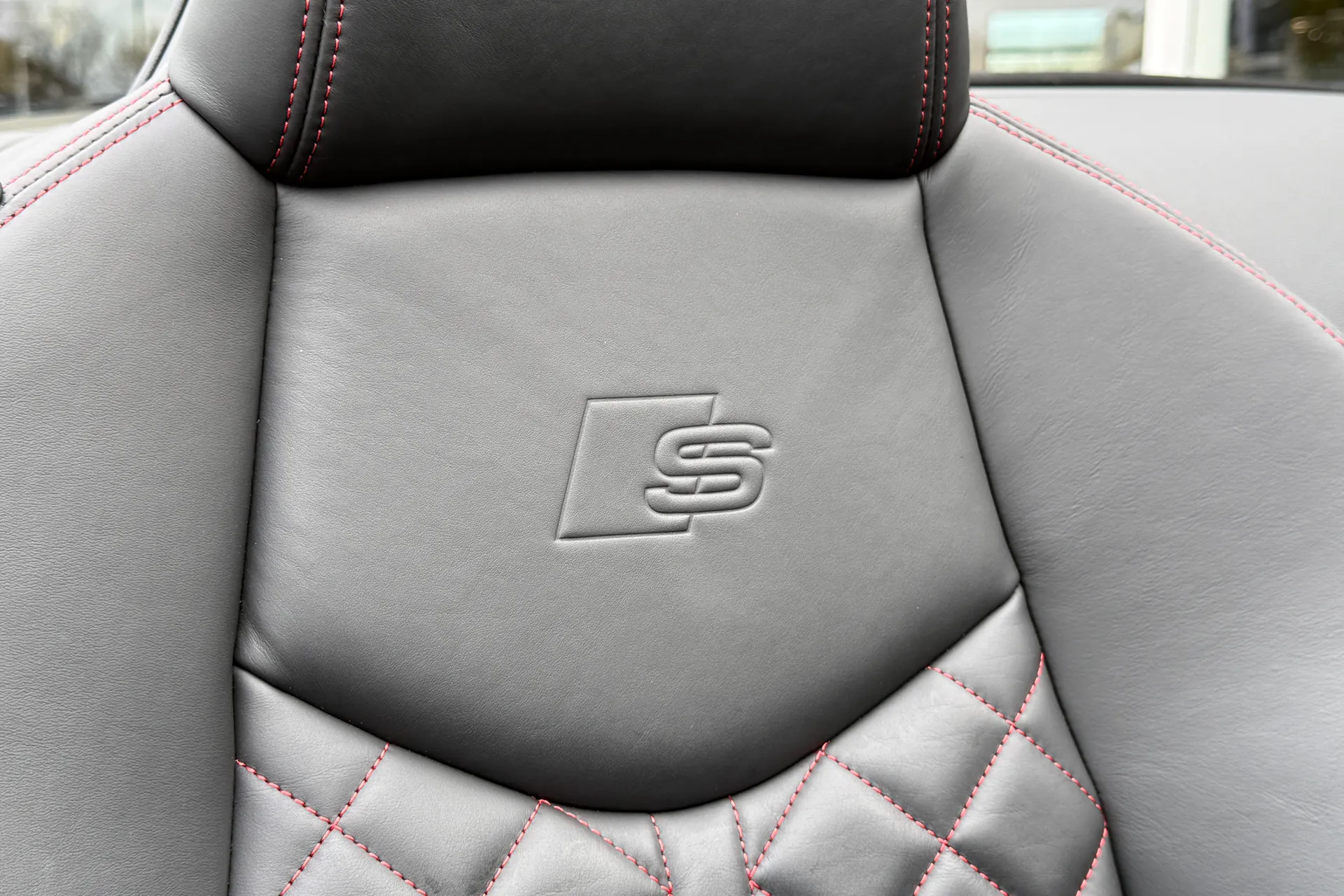 Audi TT thumbnail image number 40