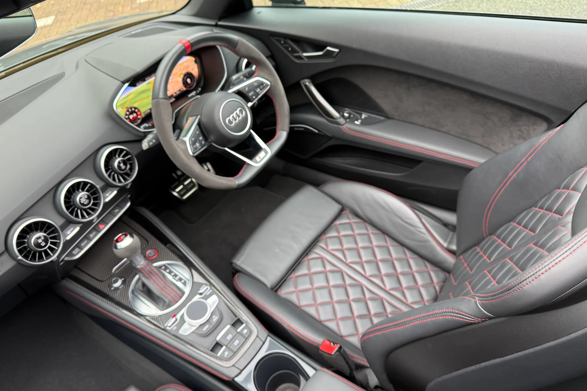 Audi TT thumbnail image number 38