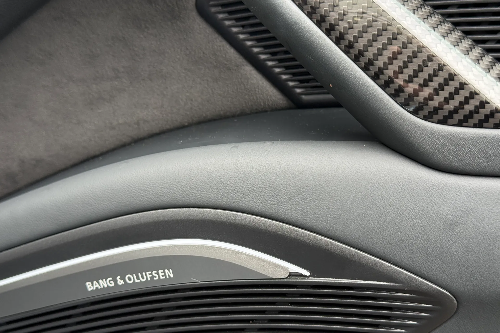 Audi TT thumbnail image number 44