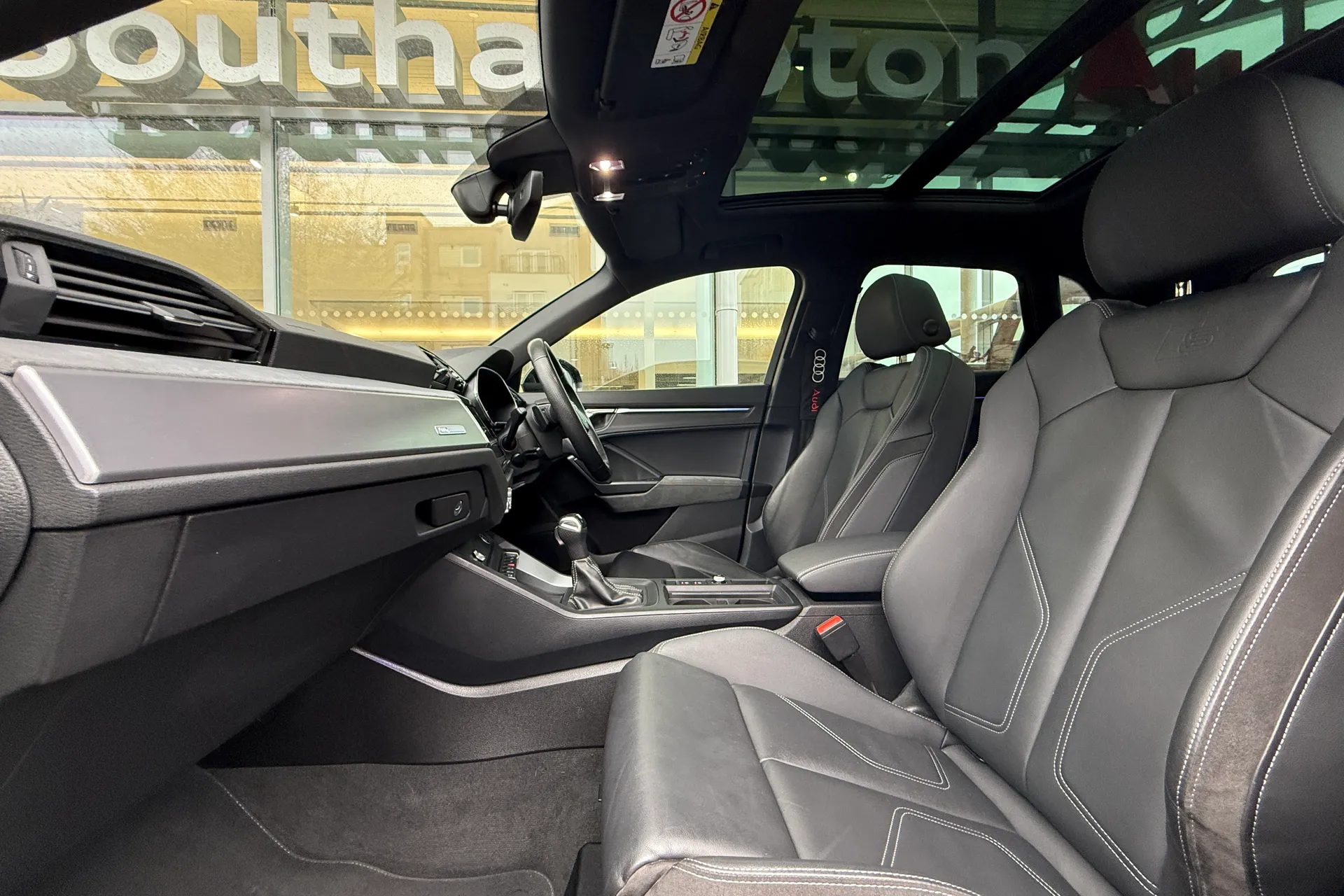 Audi Q3 thumbnail image number 61