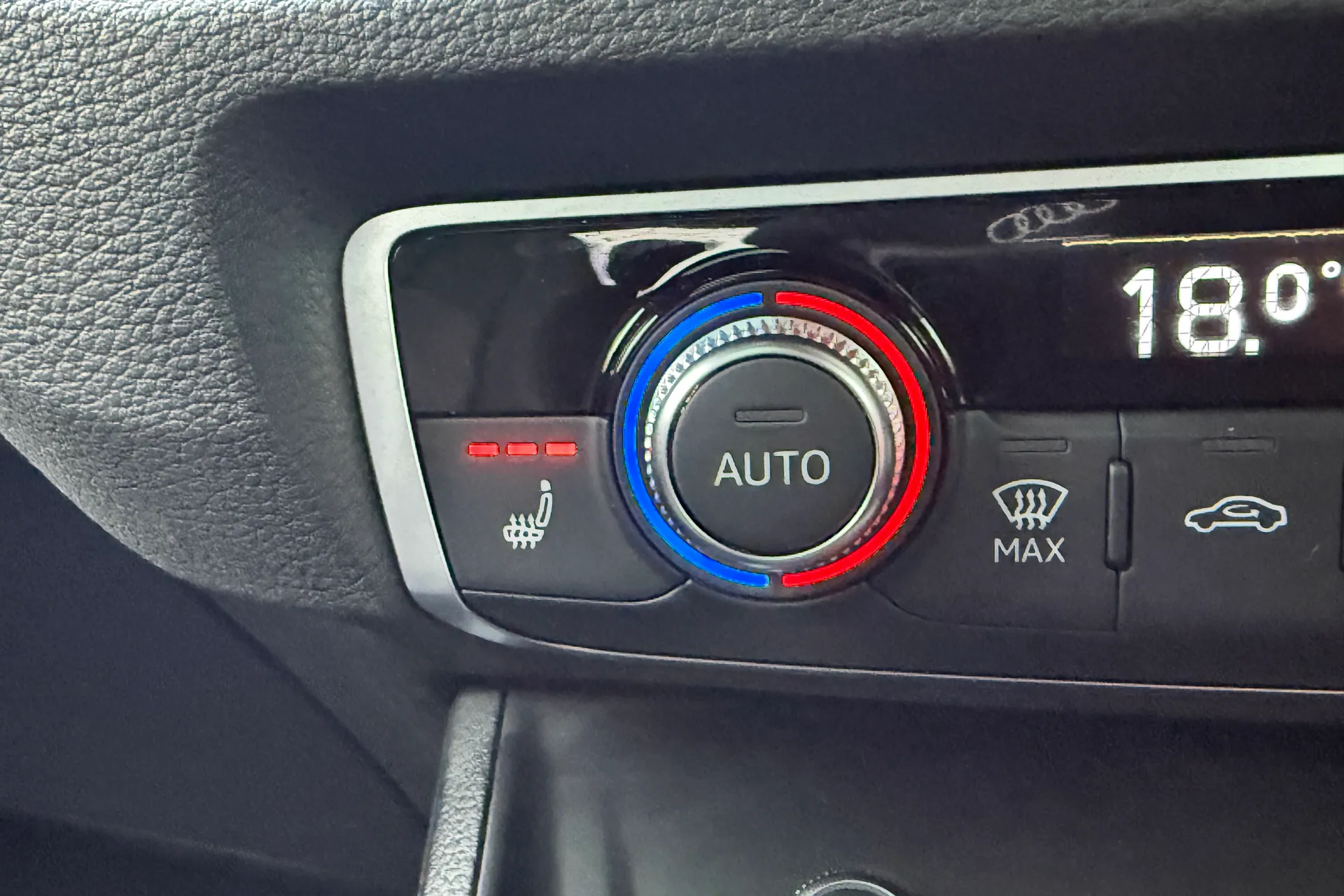 Audi Q3 thumbnail image number 21