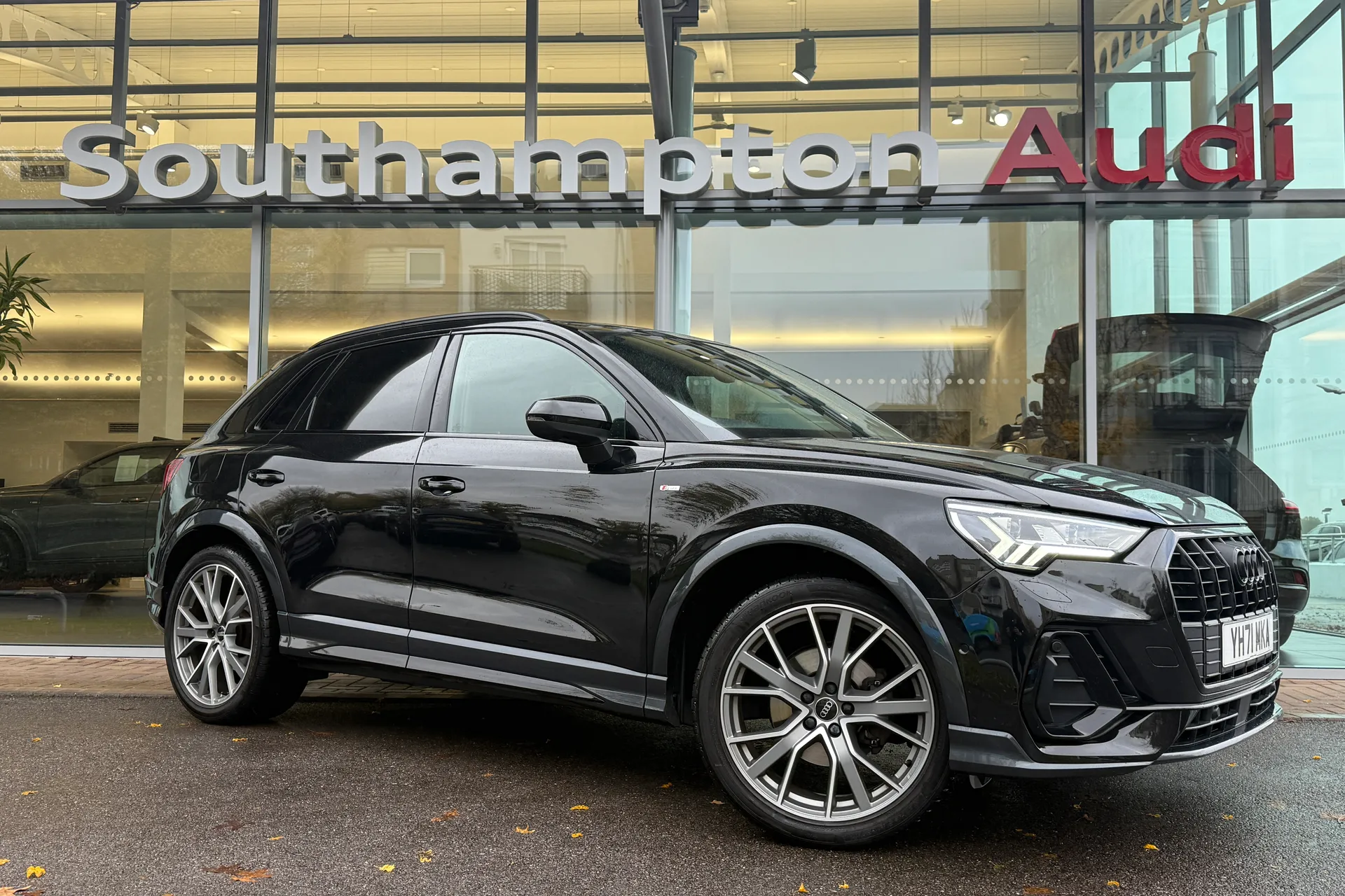 Audi Q3 focused image