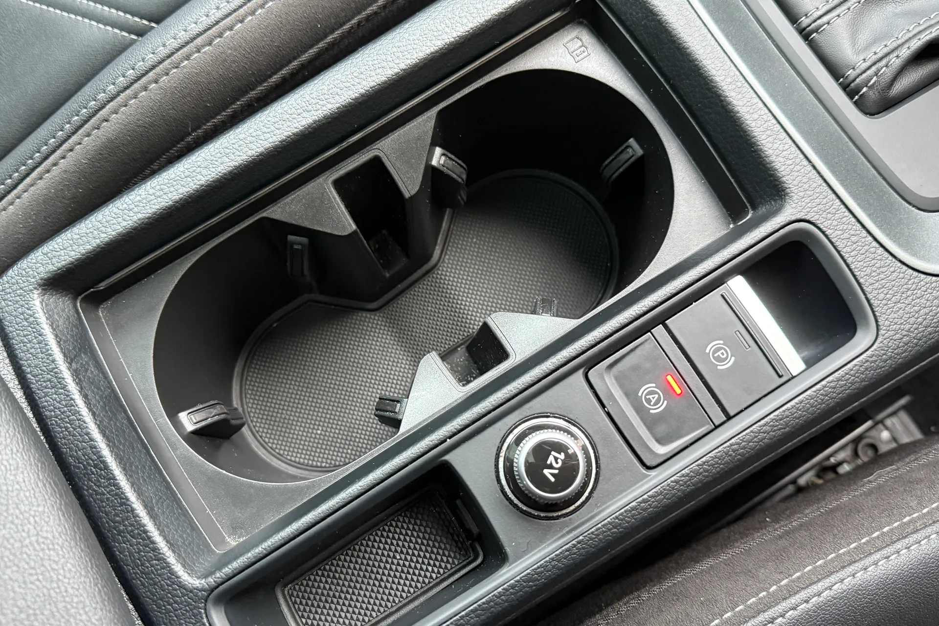 Audi Q3 thumbnail image number 30