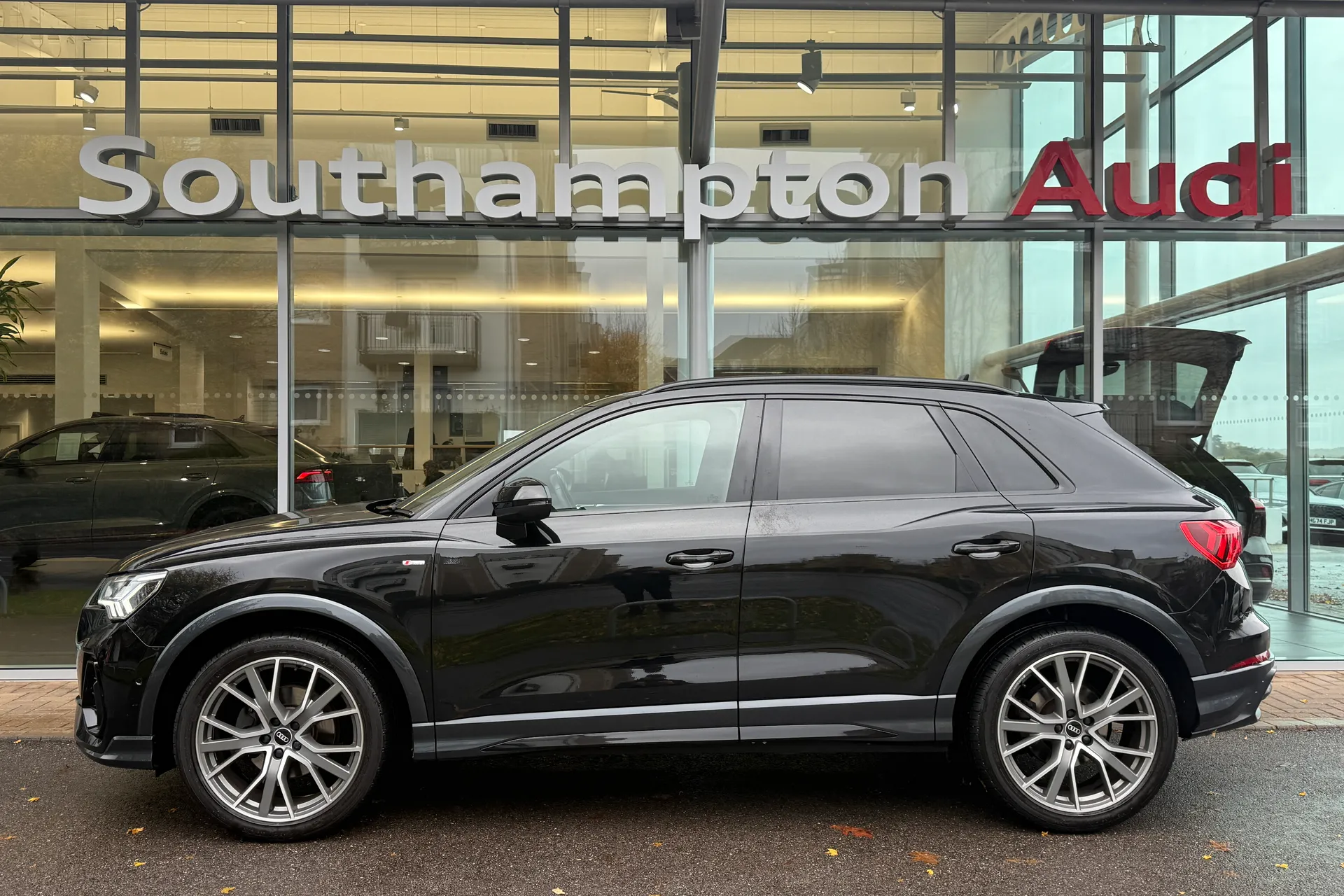 Audi Q3 thumbnail image number 58