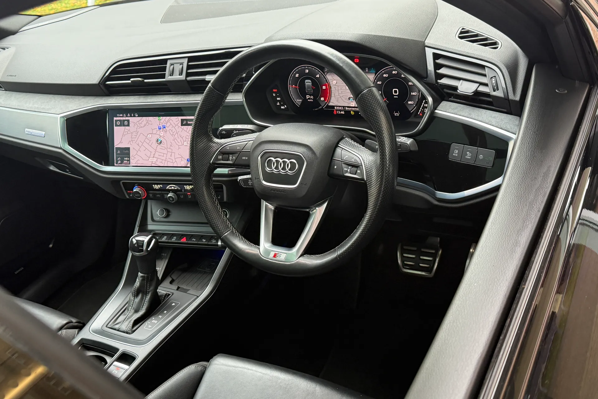 Audi Q3 thumbnail image number 40