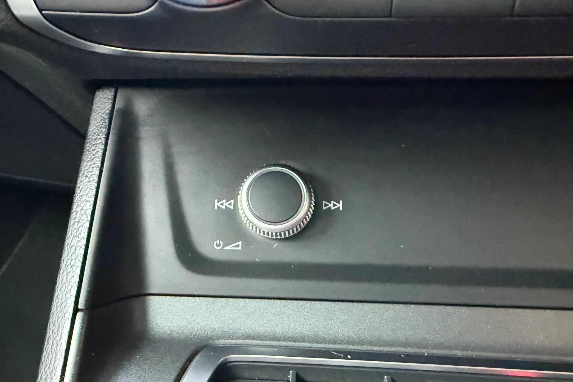 Audi Q3 thumbnail image number 22