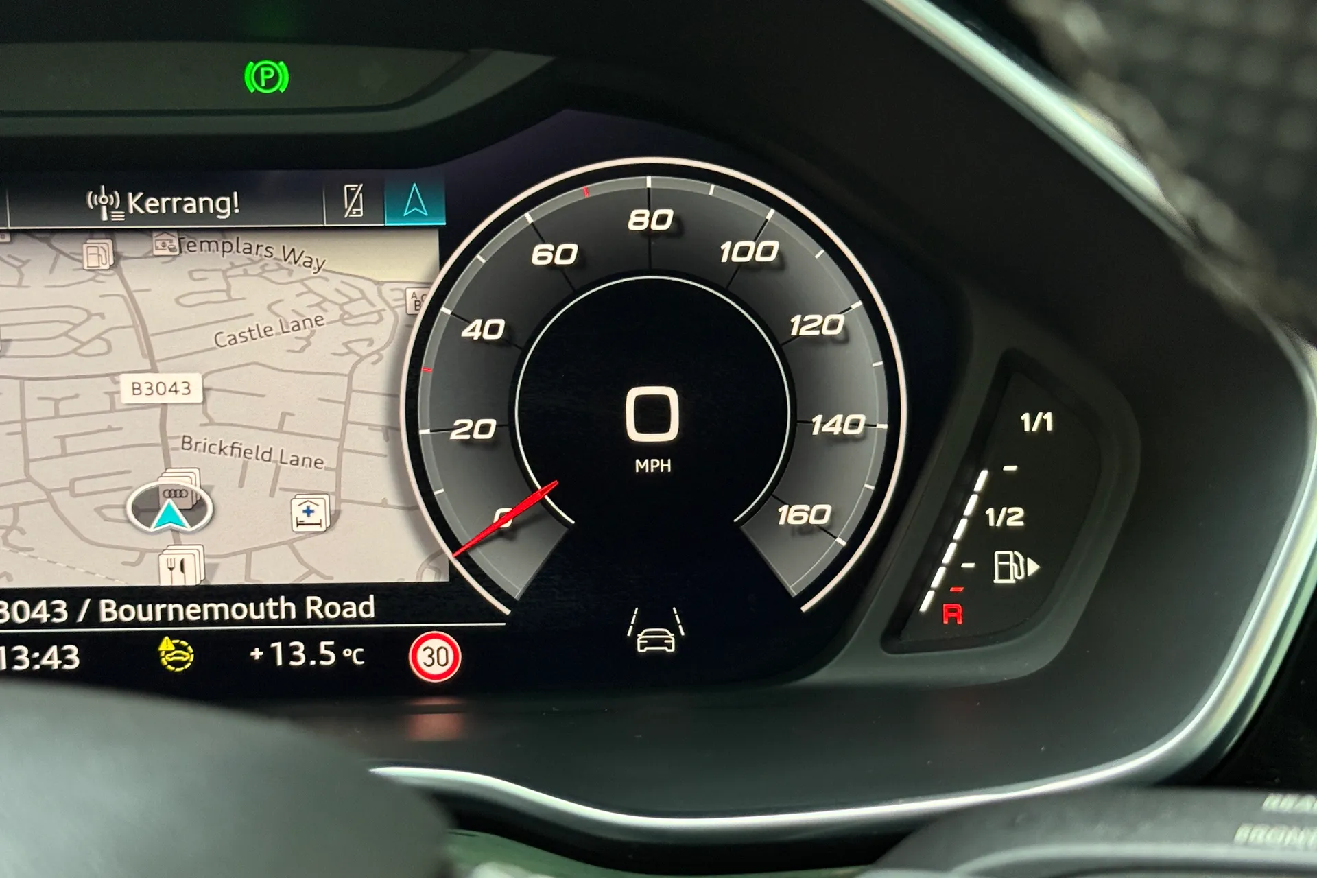 Audi Q3 thumbnail image number 12