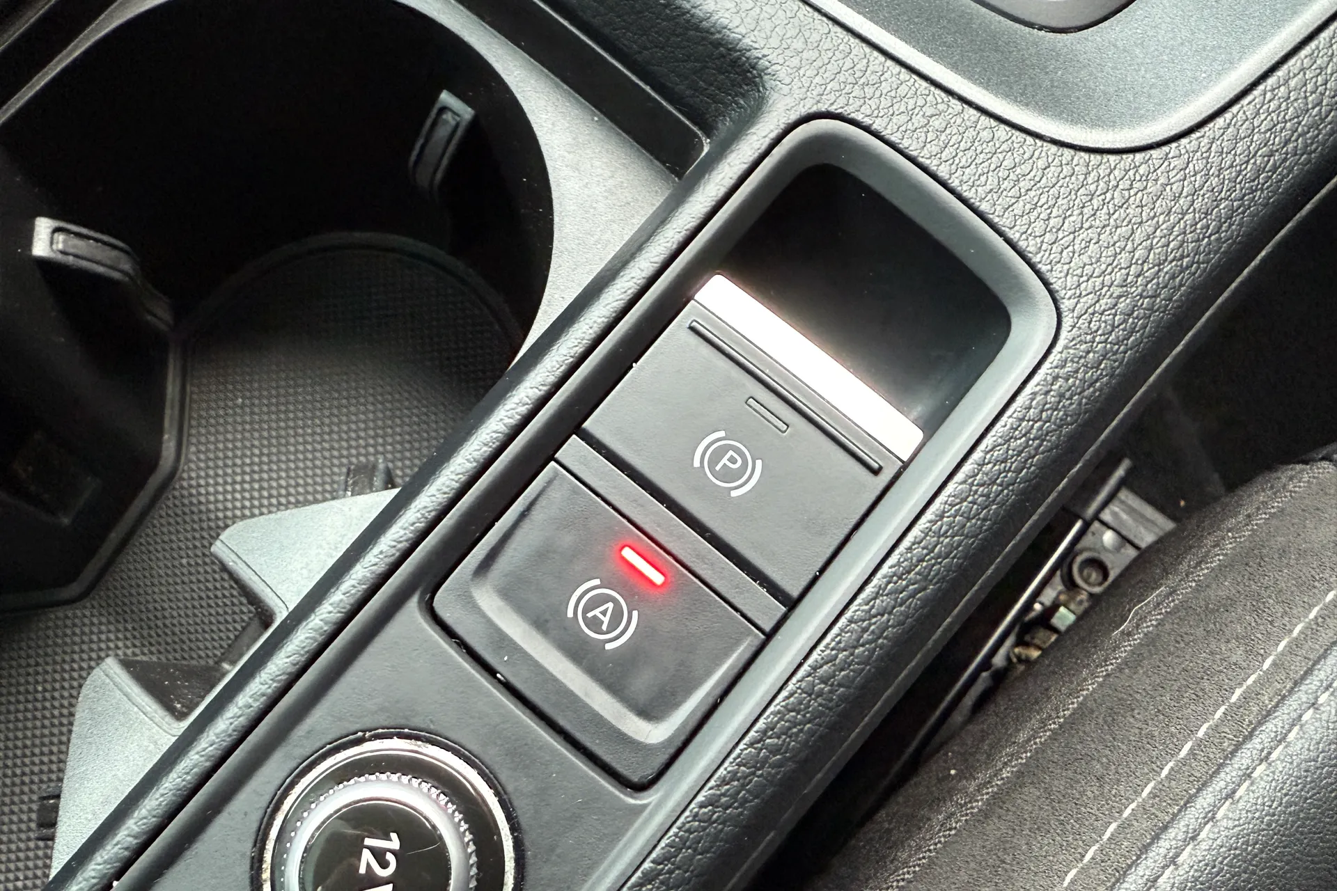 Audi Q3 thumbnail image number 29