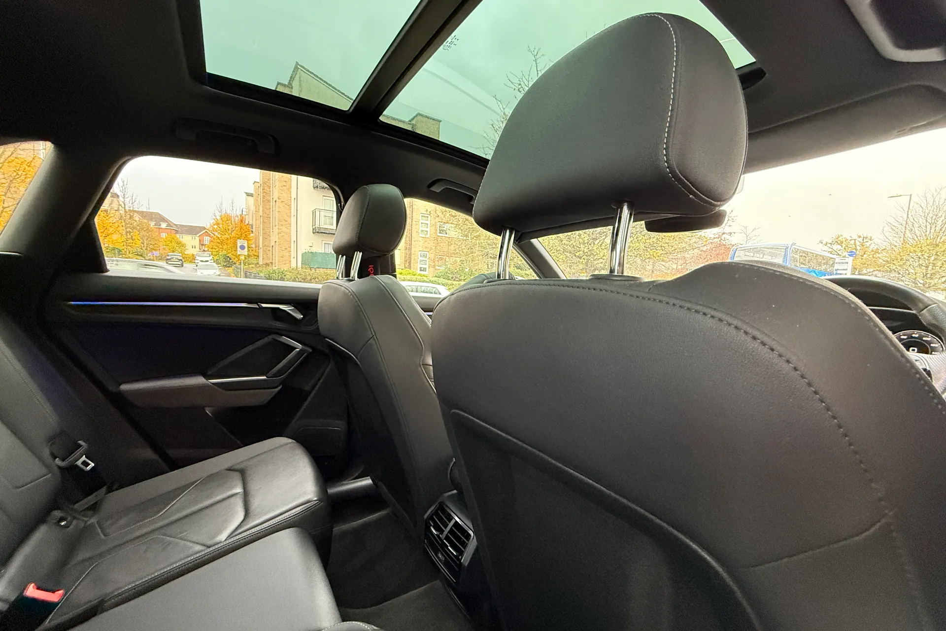 Audi Q3 thumbnail image number 39