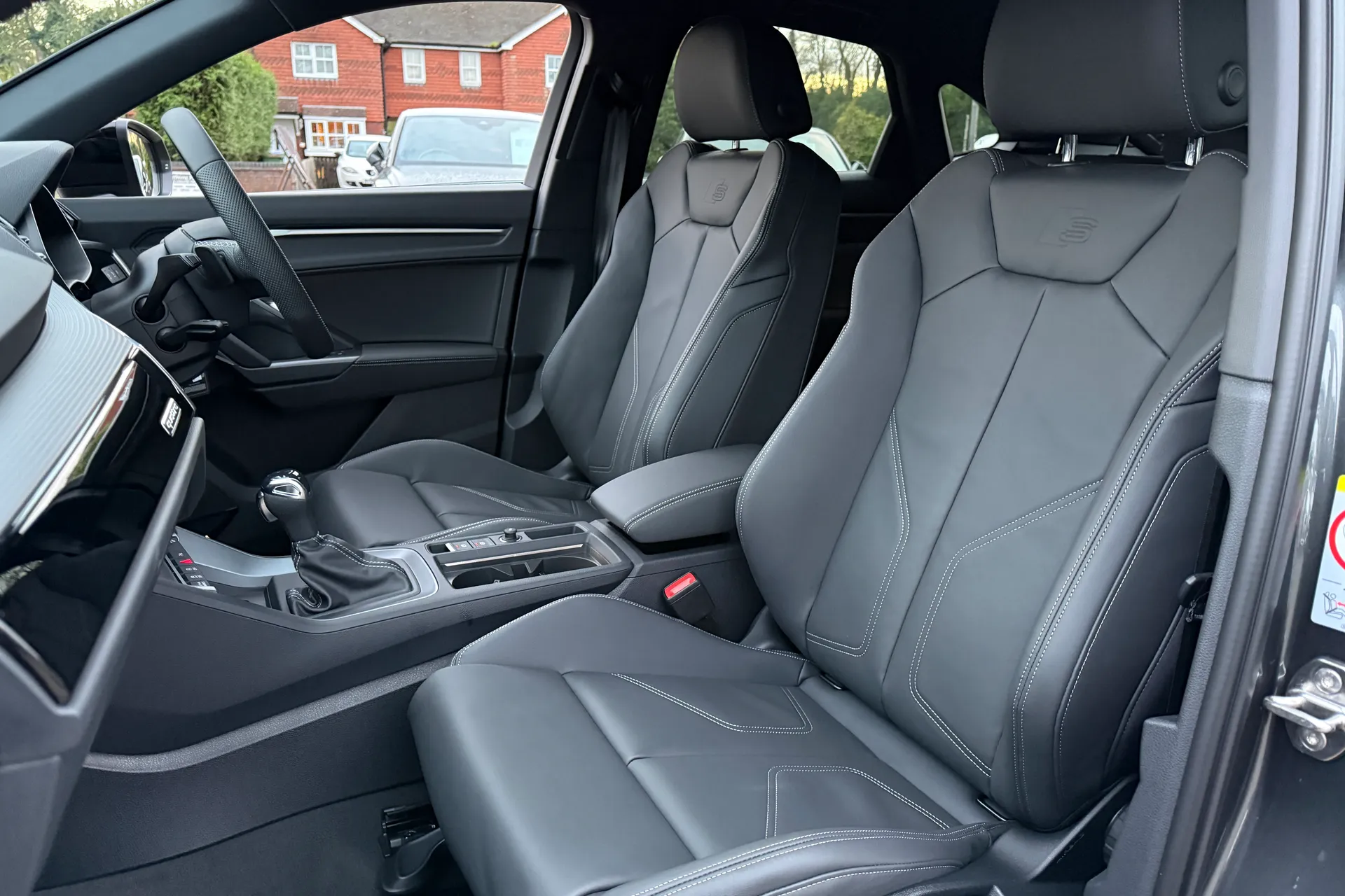 Audi Q3 thumbnail image number 30