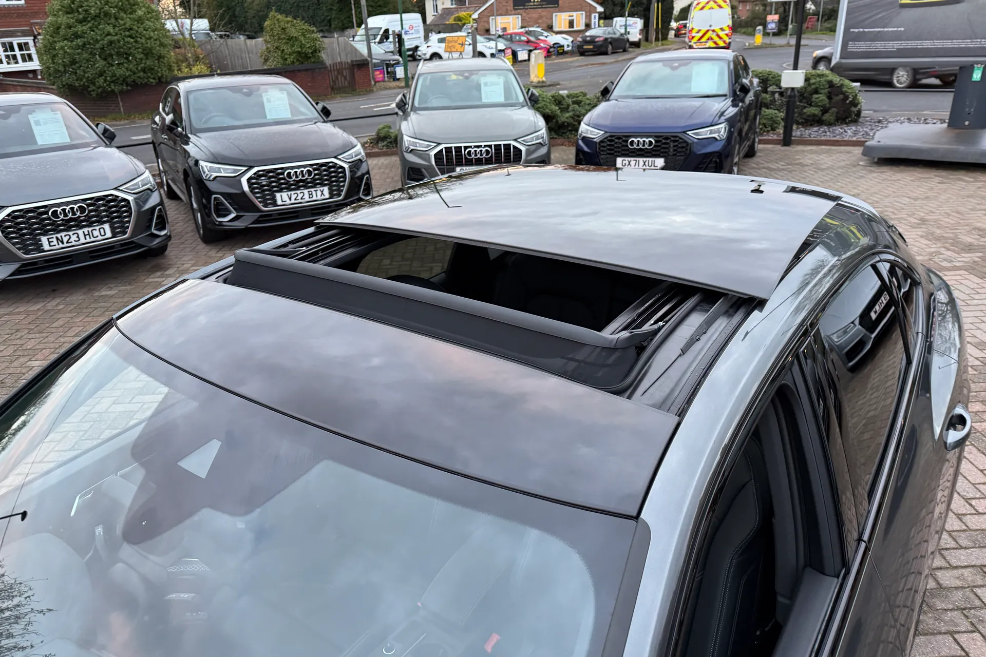 Audi Q3 thumbnail image number 8