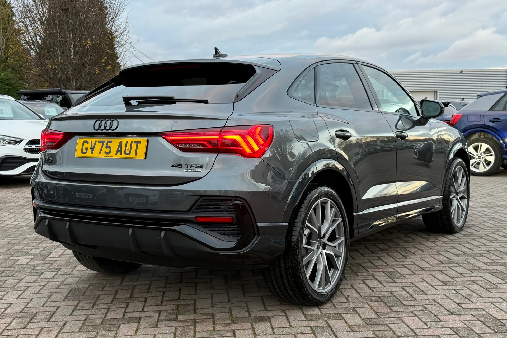 Audi Q3 thumbnail image number 34