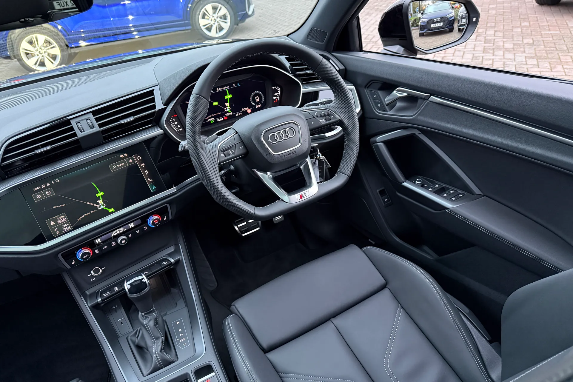 Audi Q3 thumbnail image number 45