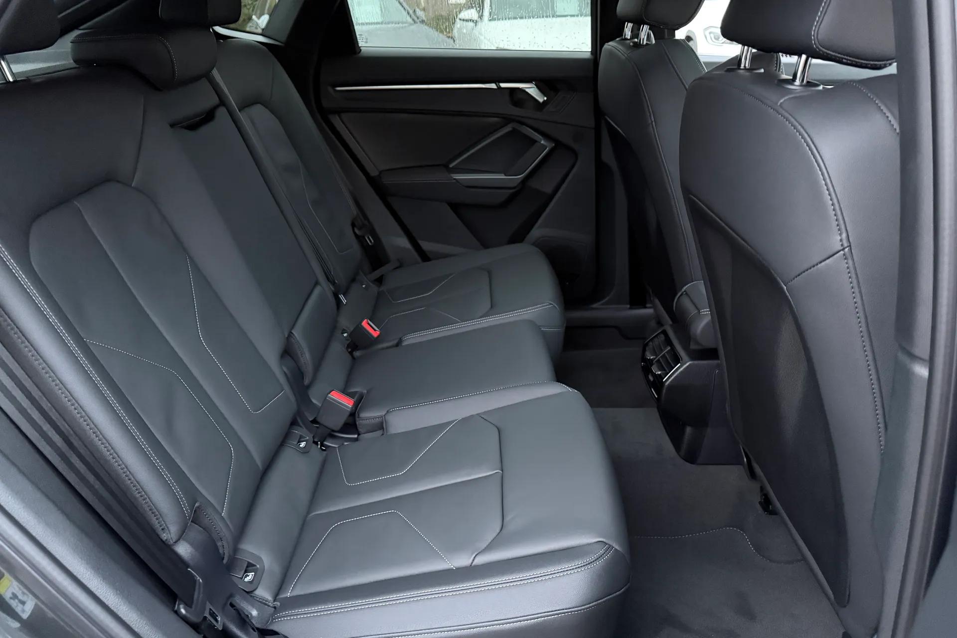 Audi Q3 thumbnail image number 48