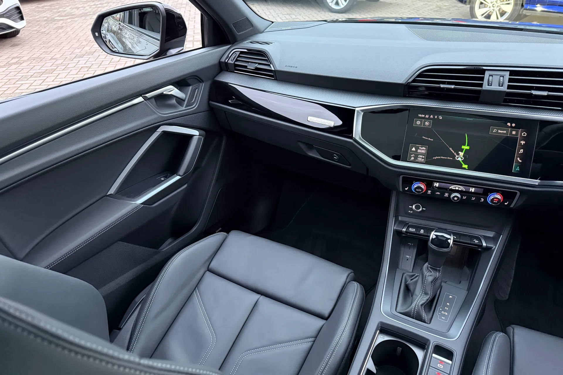 Audi Q3 thumbnail image number 41