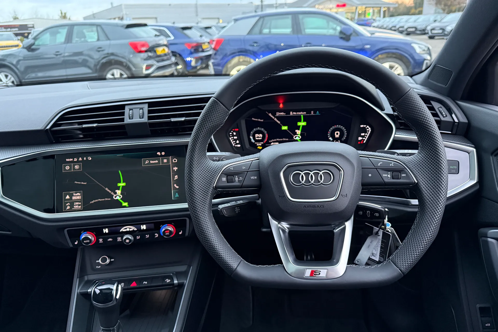 Audi Q3 thumbnail image number 6