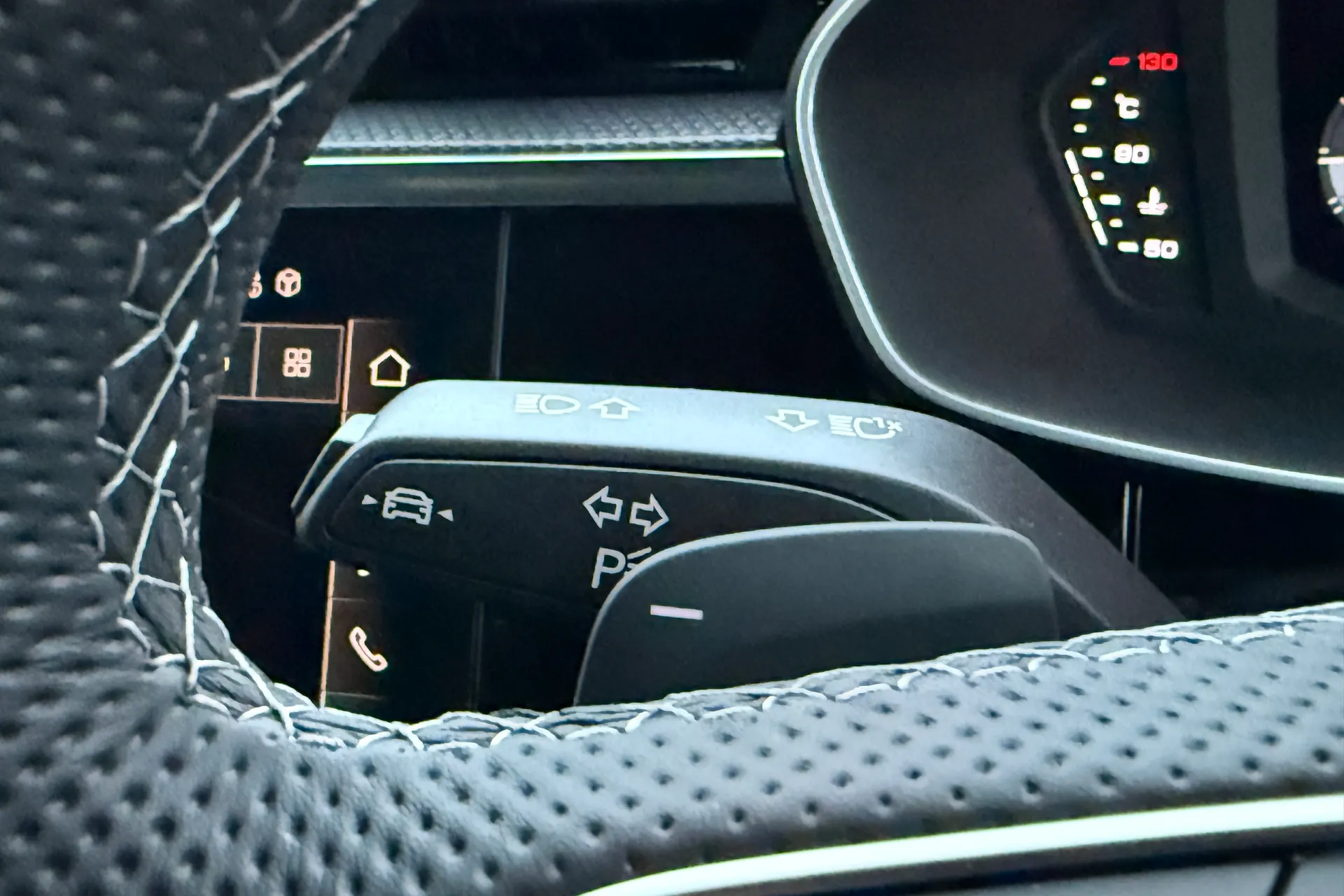 Audi Q3 thumbnail image number 18