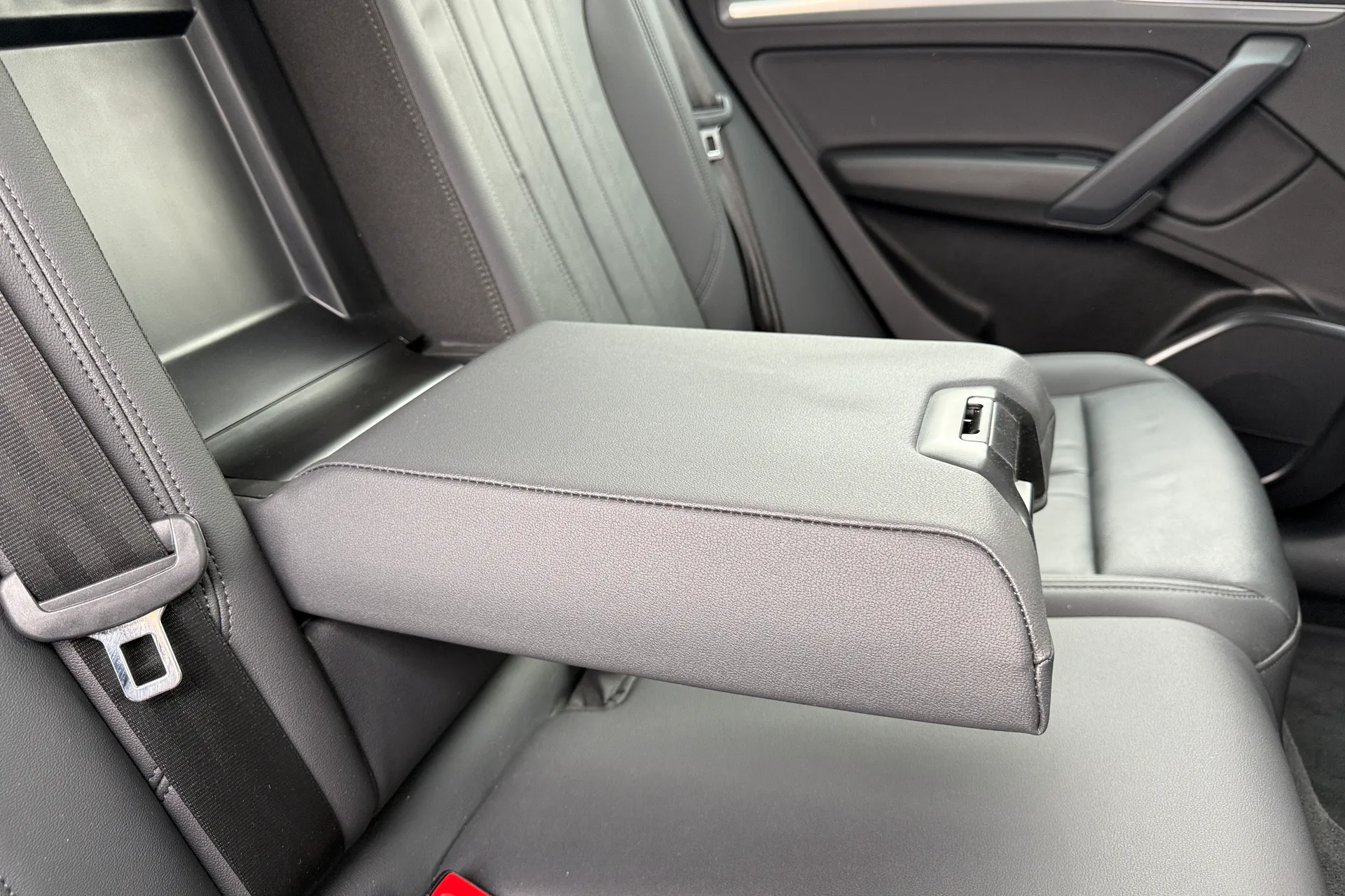 Audi Q5 thumbnail image number 43