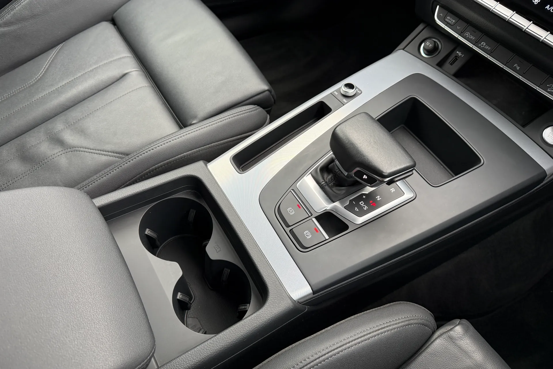 Audi Q5 thumbnail image number 37