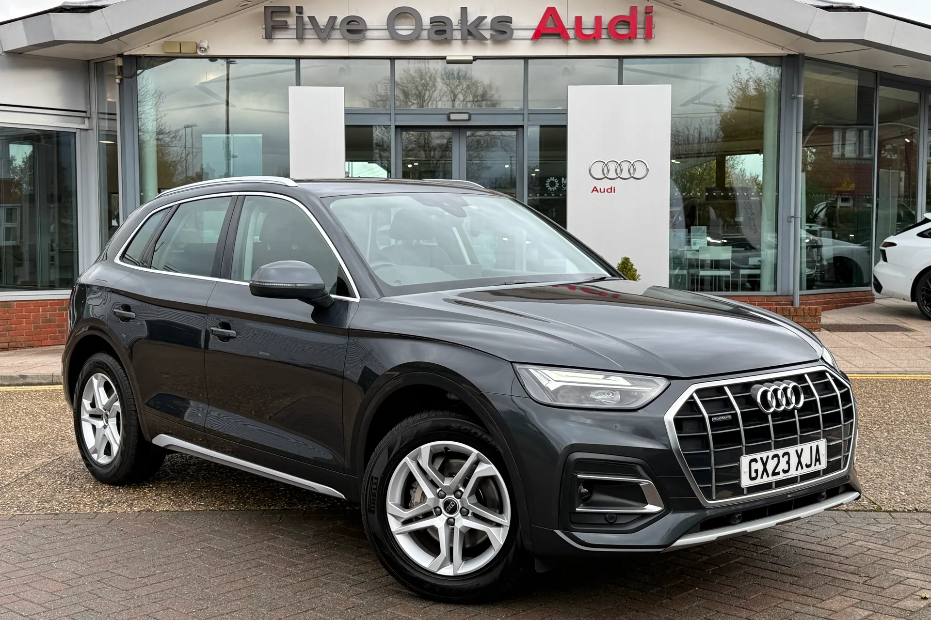 Audi Q5 focused image