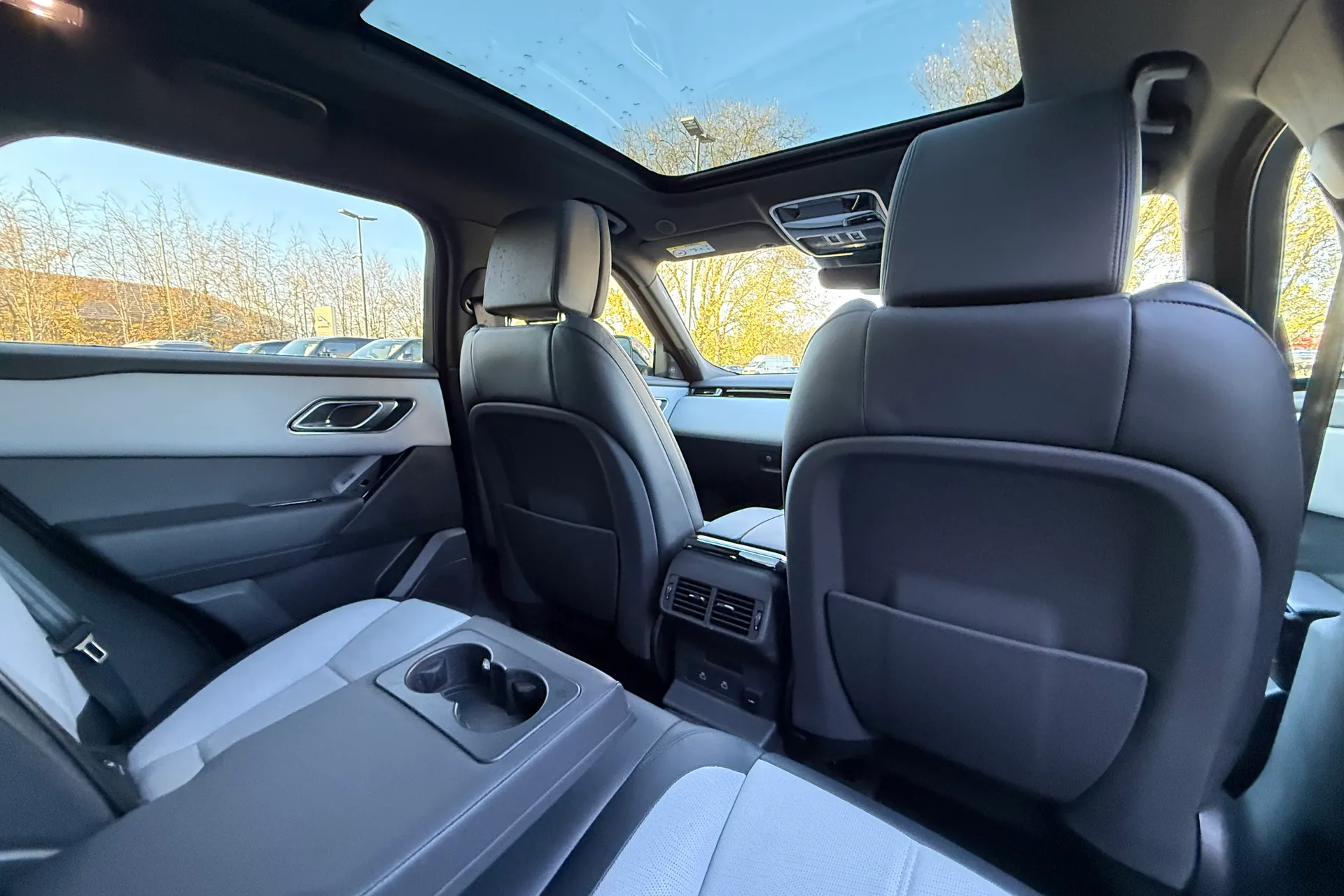 LAND ROVER RANGE ROVER VELAR thumbnail image number 43