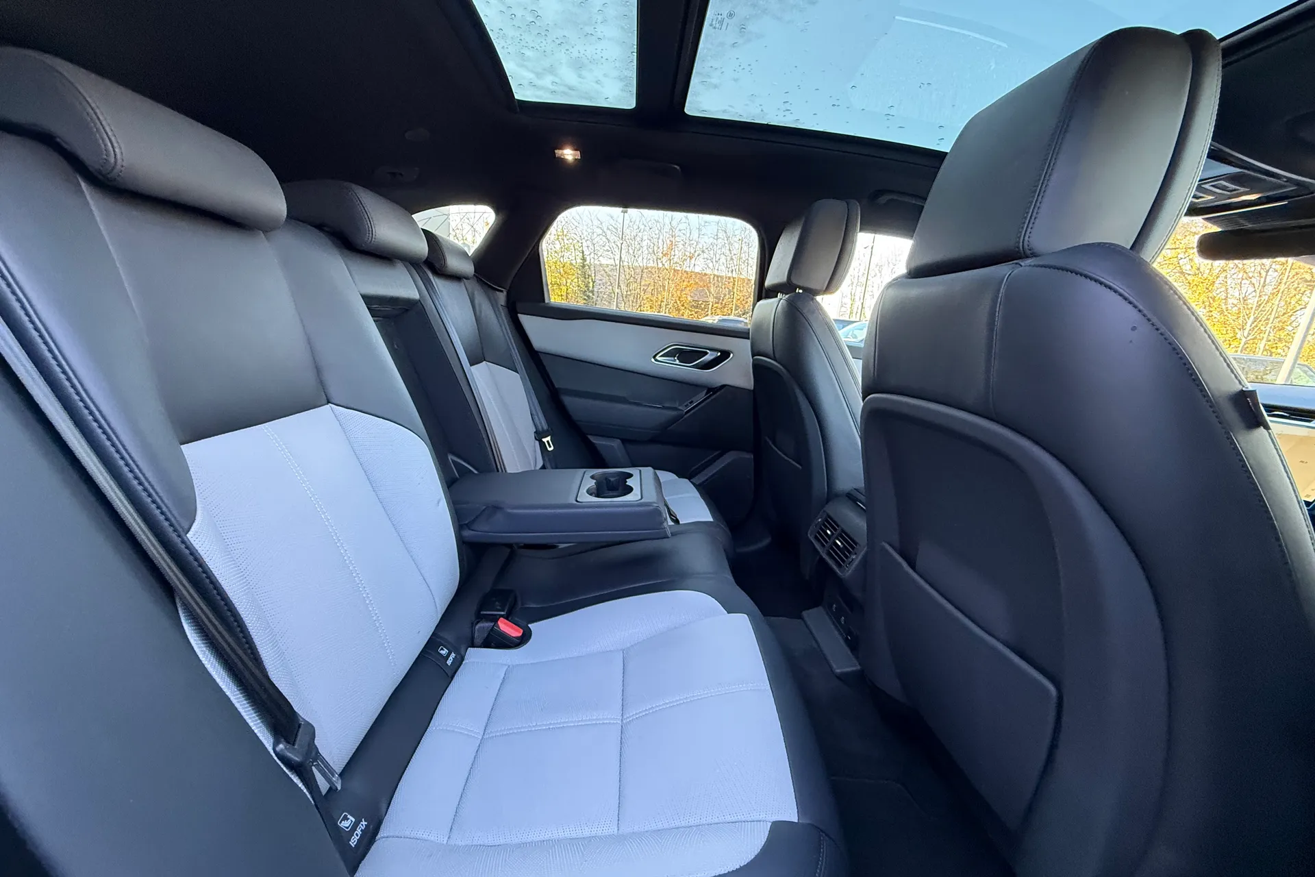 LAND ROVER RANGE ROVER VELAR thumbnail image number 41