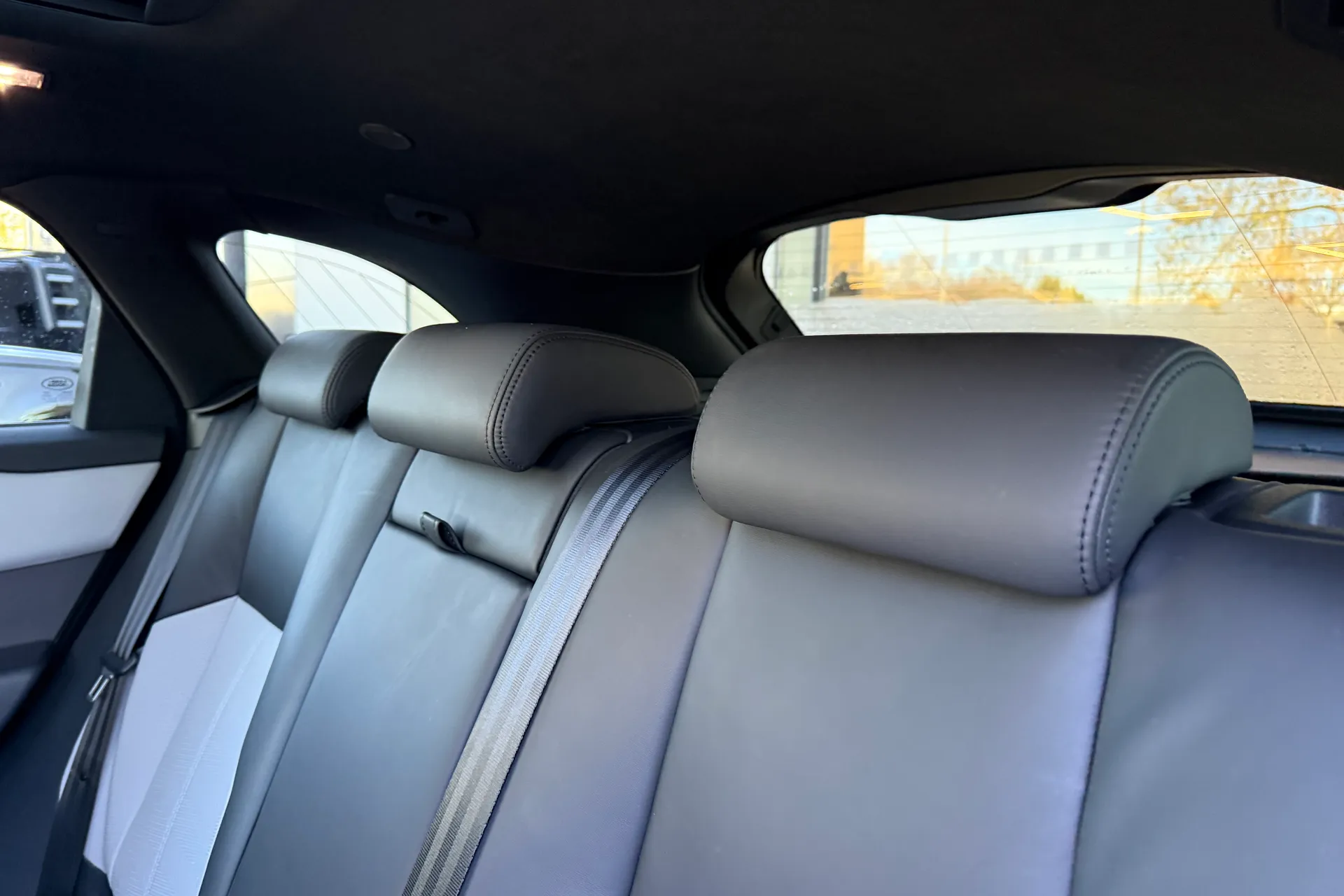 LAND ROVER RANGE ROVER VELAR thumbnail image number 50