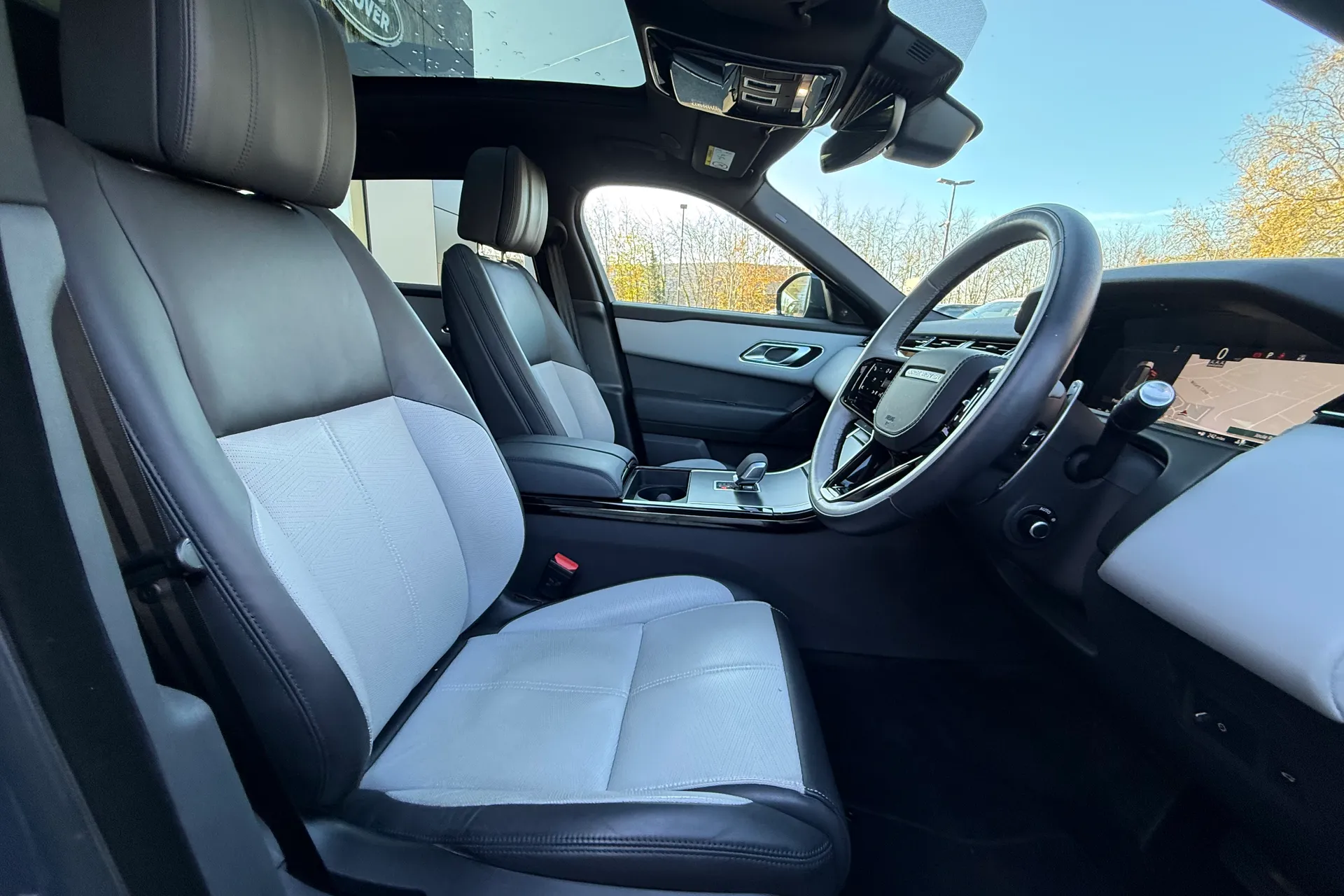 LAND ROVER RANGE ROVER VELAR thumbnail image number 9