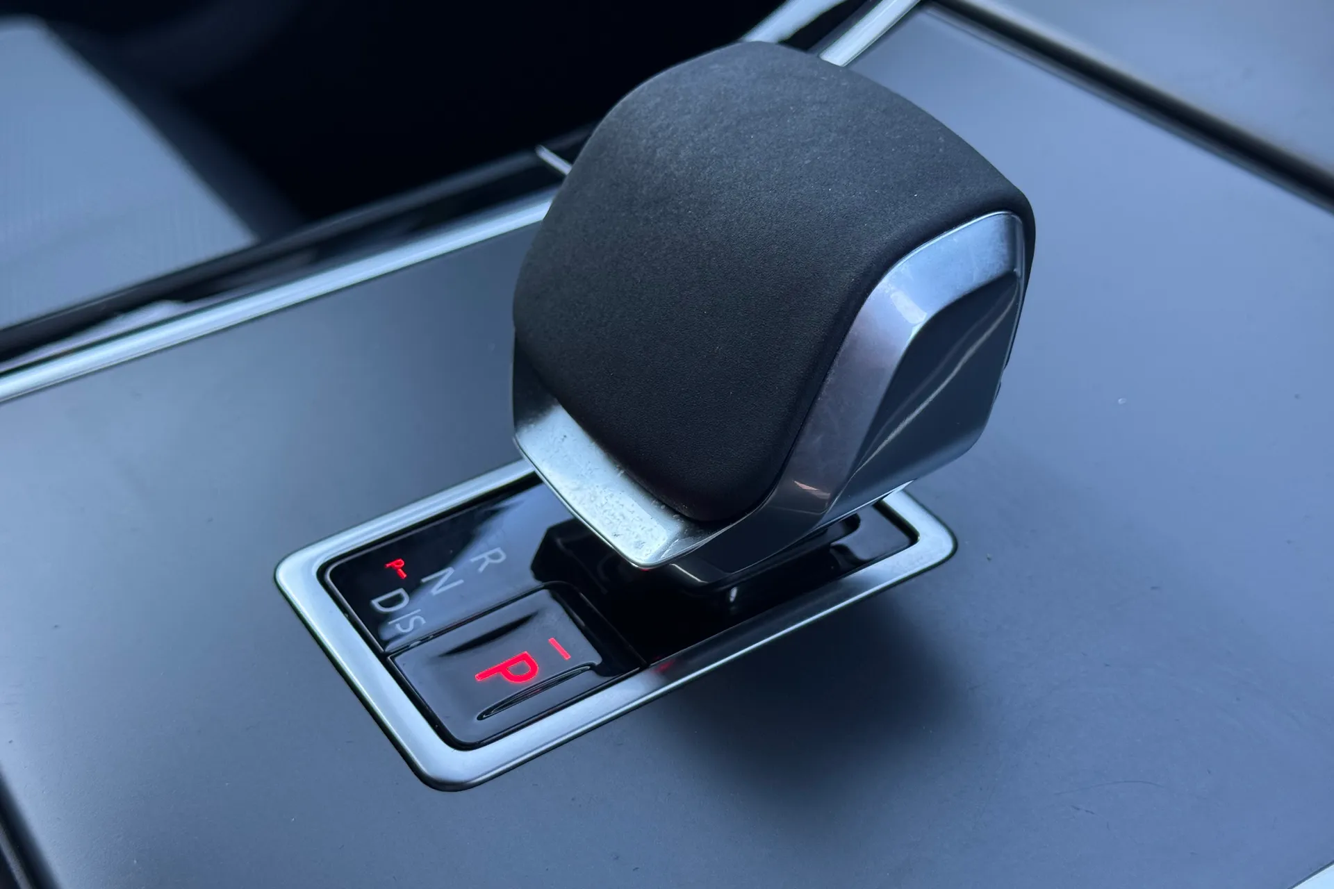 LAND ROVER RANGE ROVER VELAR thumbnail image number 20