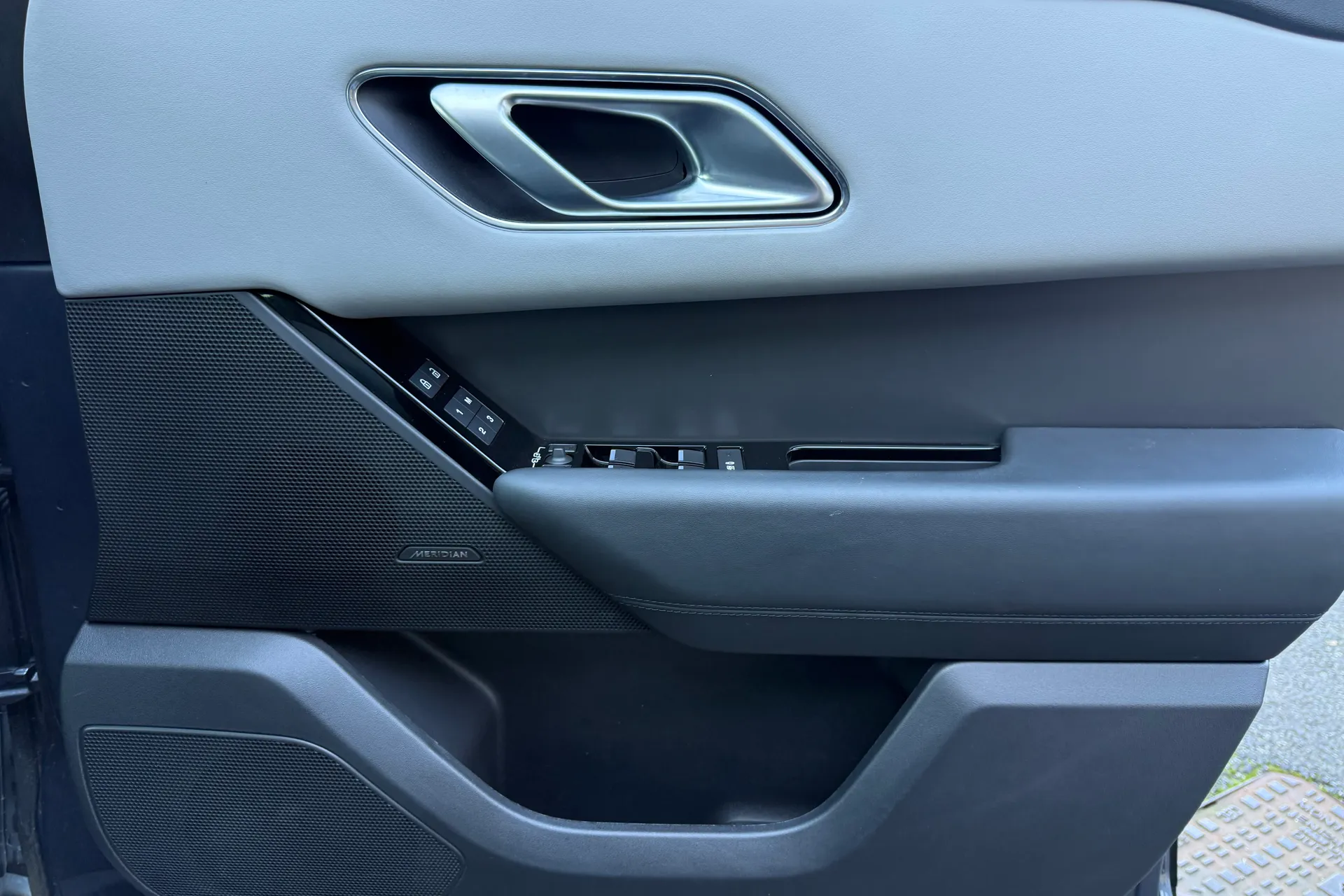 LAND ROVER RANGE ROVER VELAR thumbnail image number 51