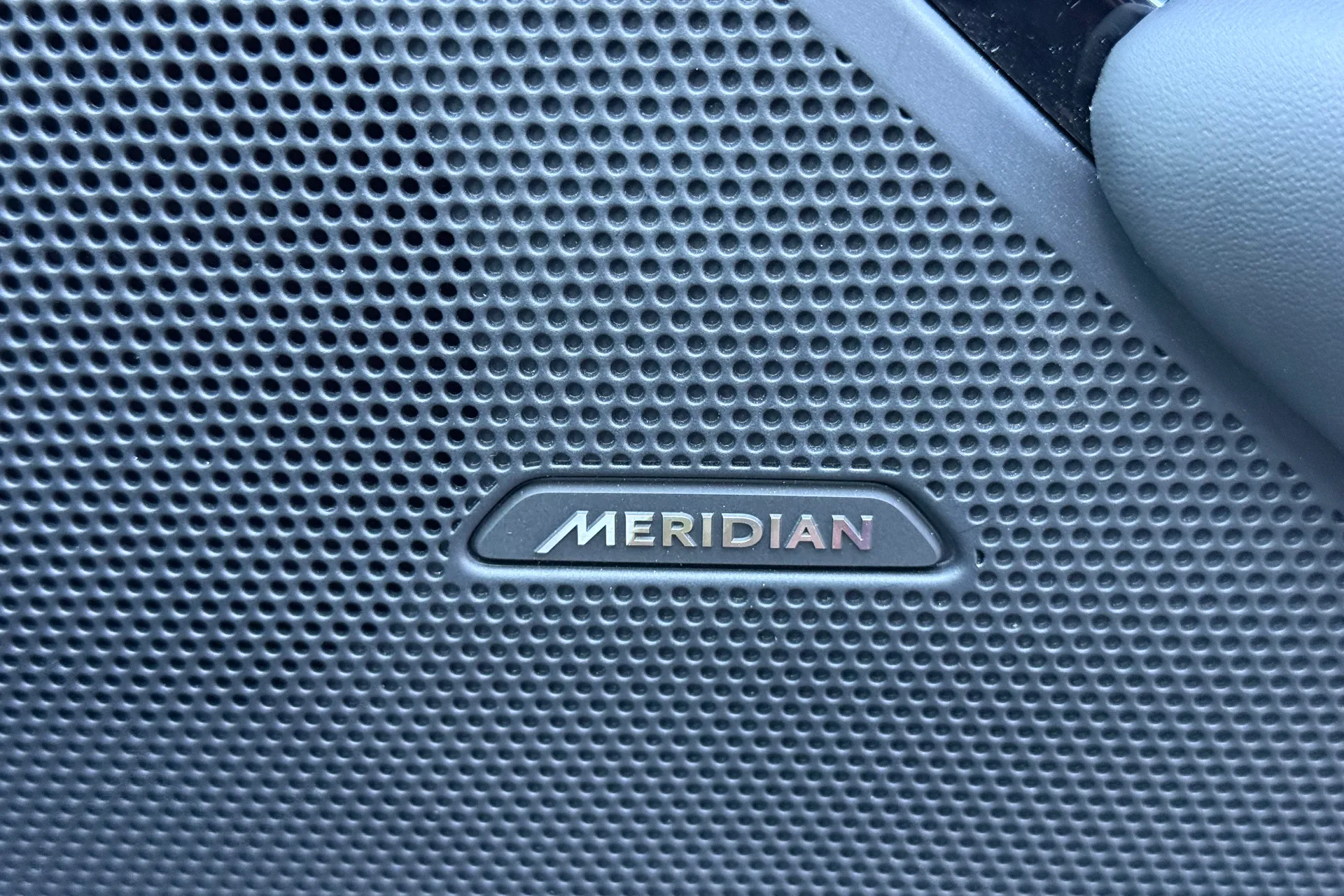 LAND ROVER RANGE ROVER VELAR thumbnail image number 22