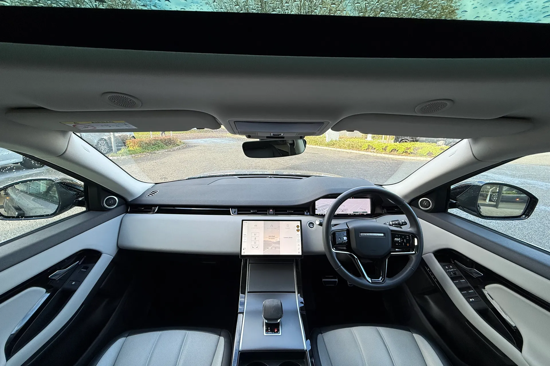 LAND ROVER RANGE ROVER EVOQUE thumbnail image number 3