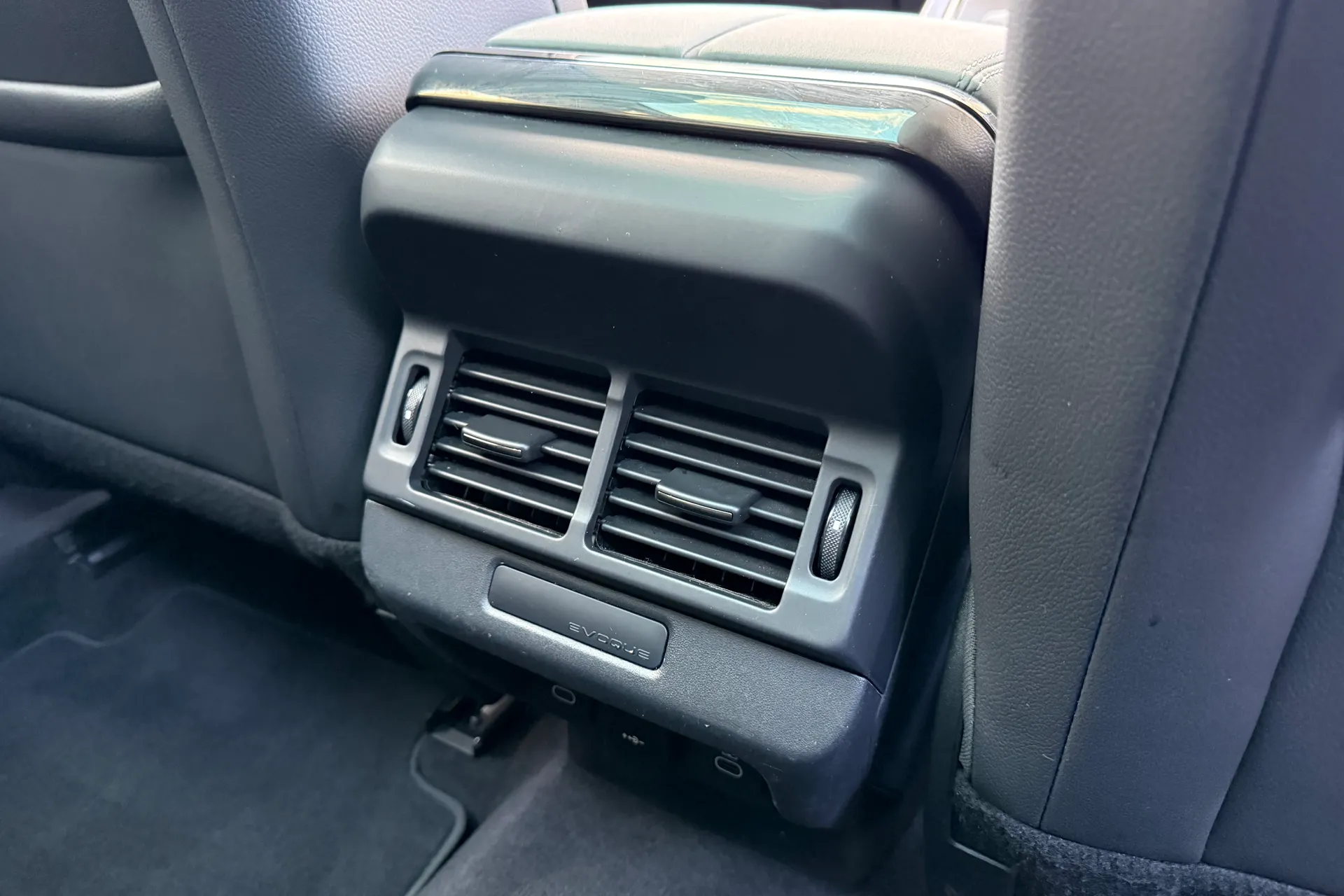 LAND ROVER RANGE ROVER EVOQUE thumbnail image number 34
