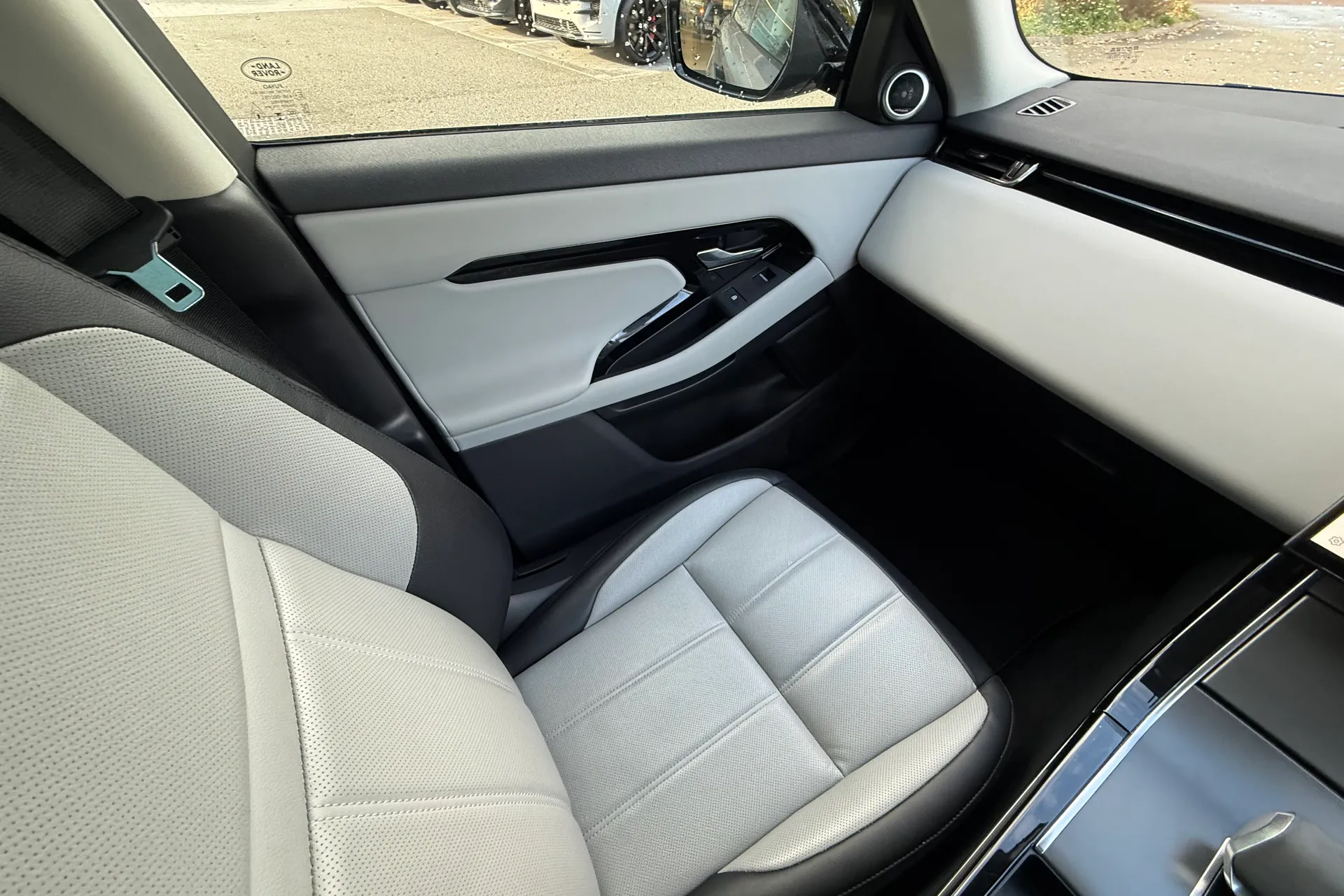 LAND ROVER RANGE ROVER EVOQUE thumbnail image number 12